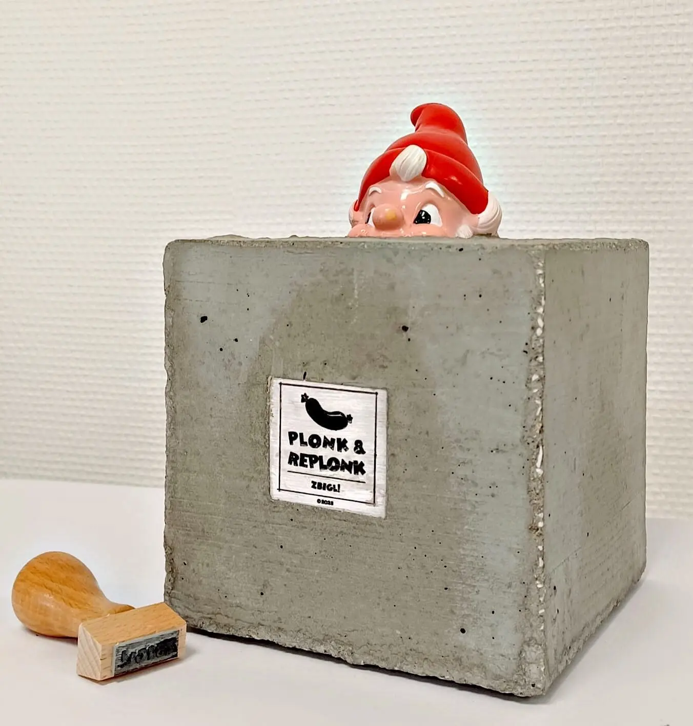 Concrete garden gnome (The little one) - Decorative object