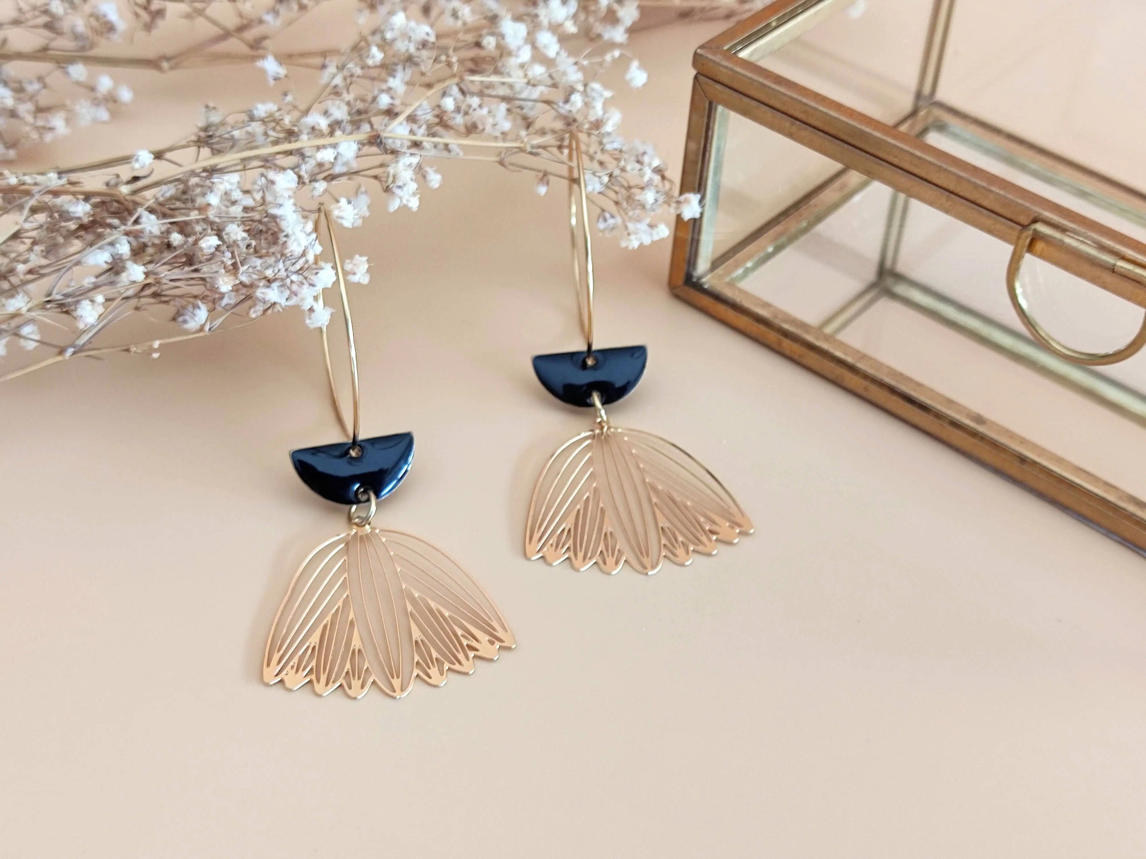 La Malicieuse black half moon hoop earrings