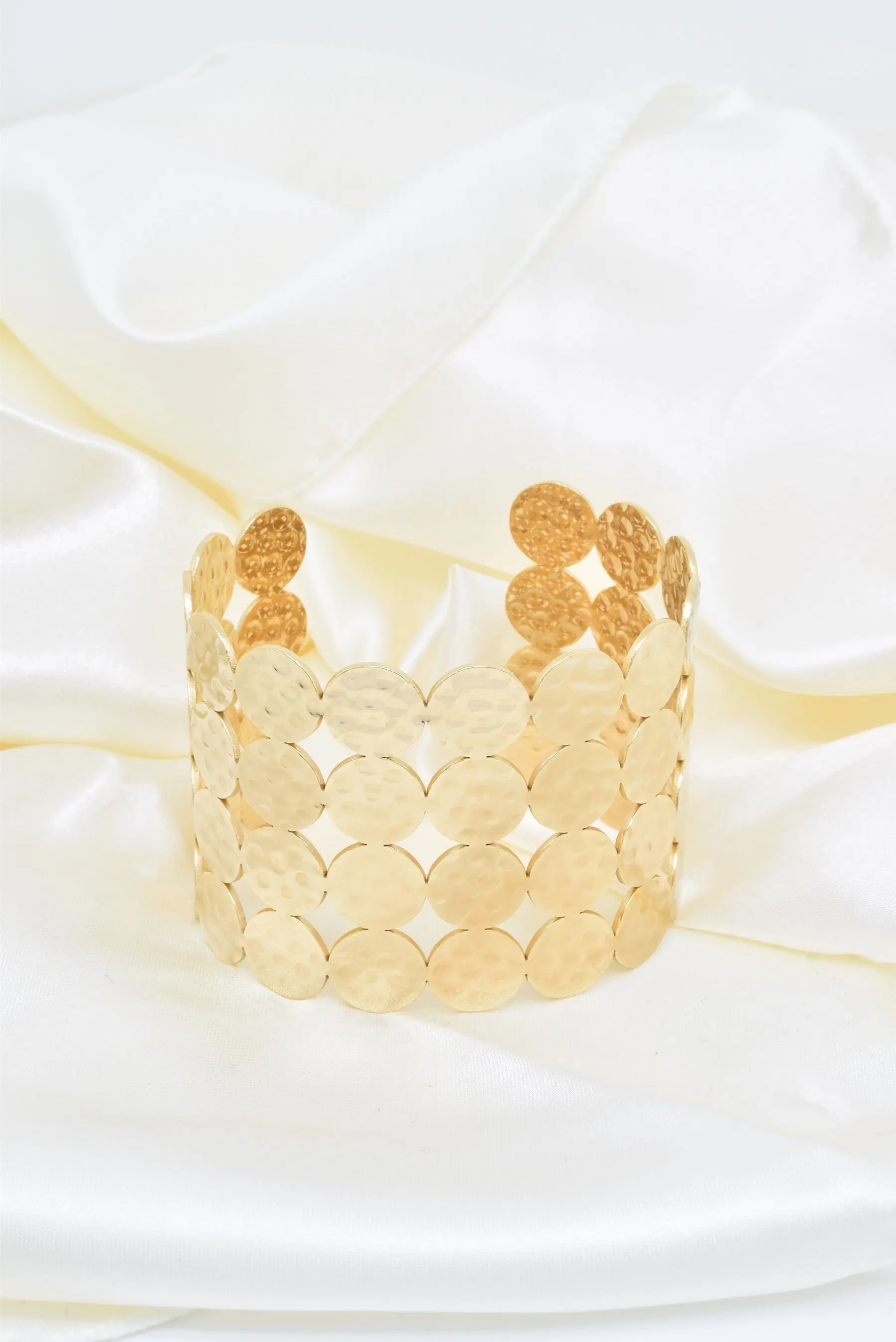 Bracelet jonc effet martelé en acier inoxydable doré - BR110259OR