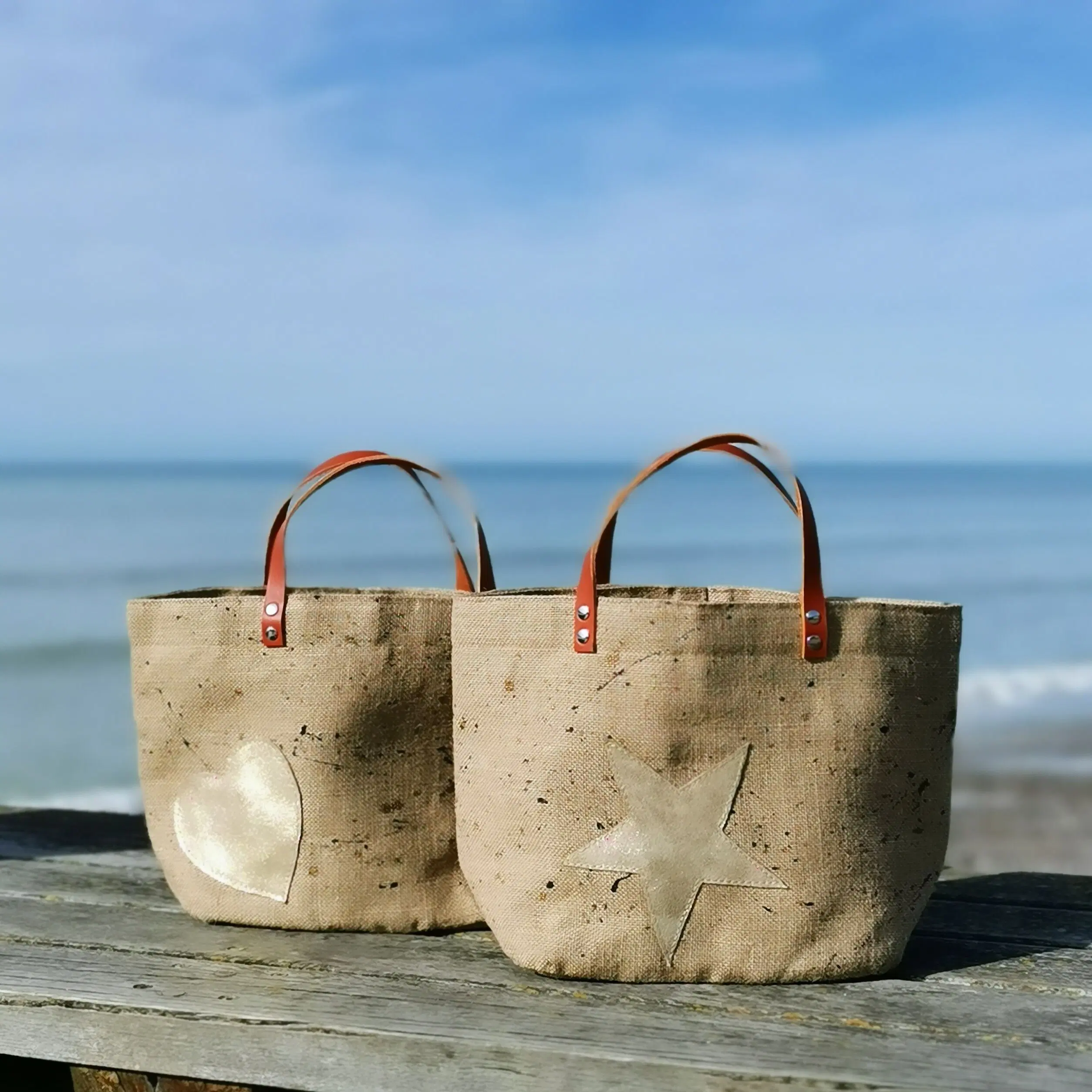 Star appliqué burlap tote bag