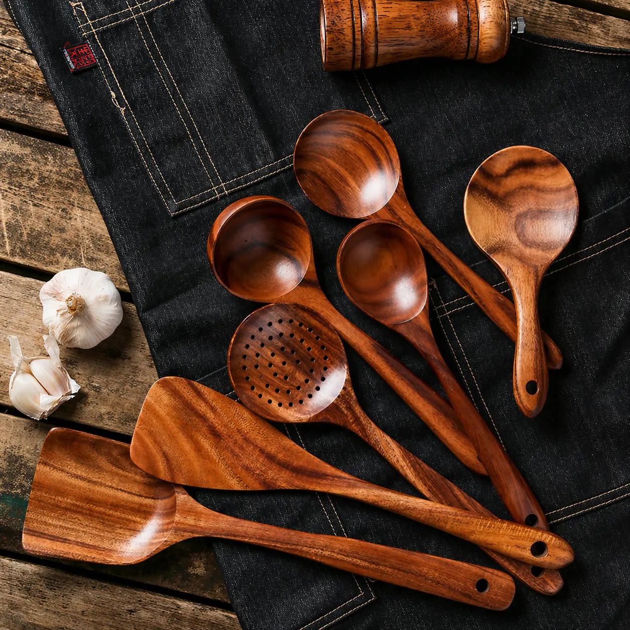 Traditional 7 Pieces Wooden Utensil Set