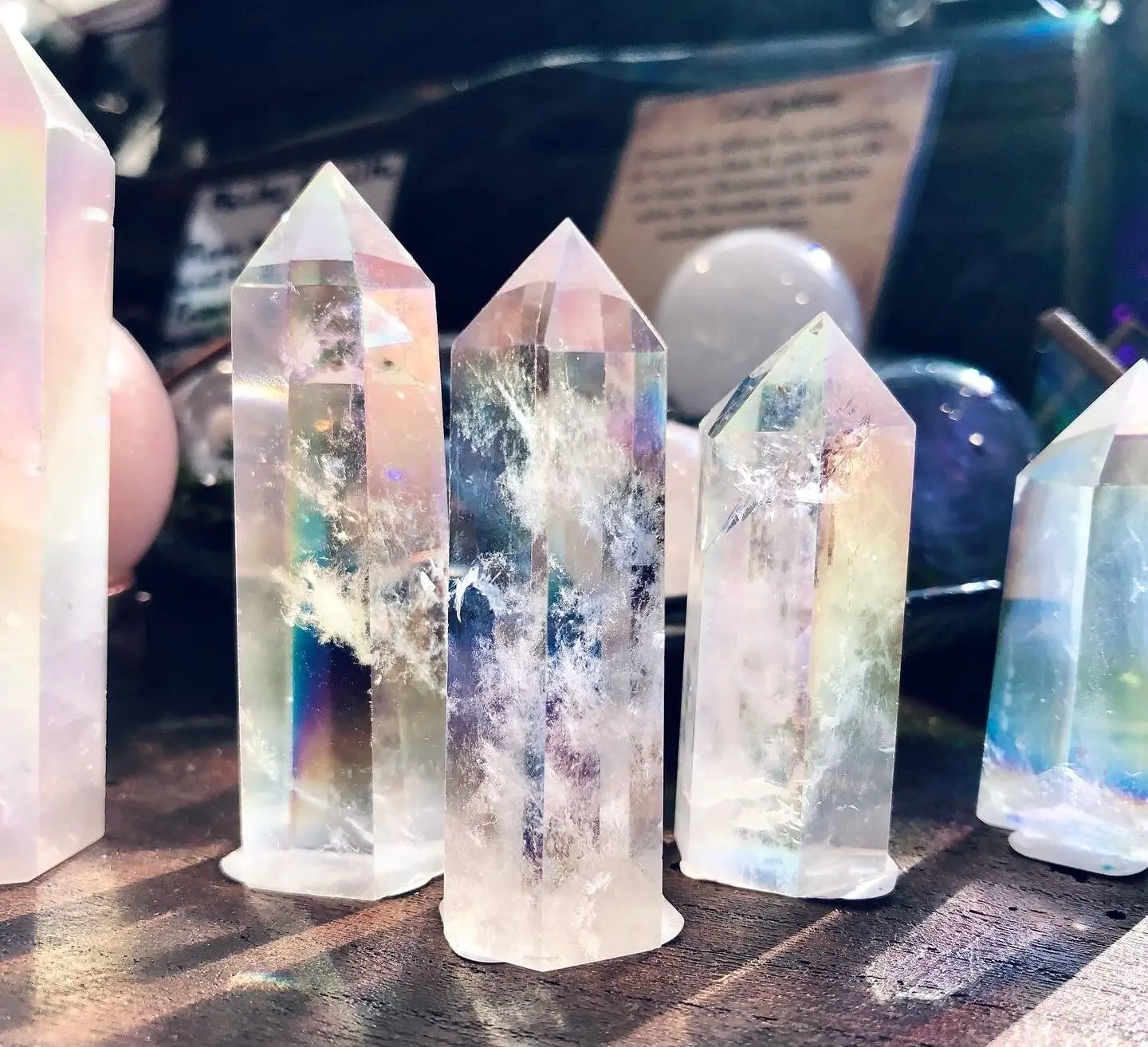 Obelisk Aura Kristallspitze Engel Aura Quarz Regenbogen
