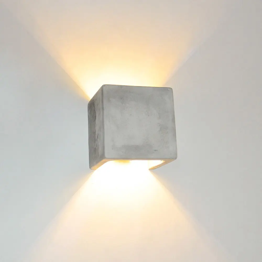 s.LUCE Plinth wall lamp made of concrete gray