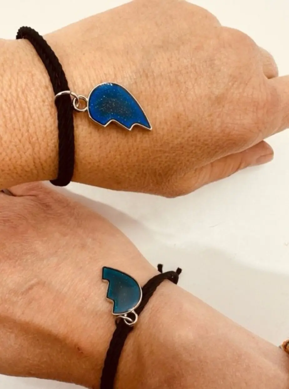 2 magic friendship bracelets