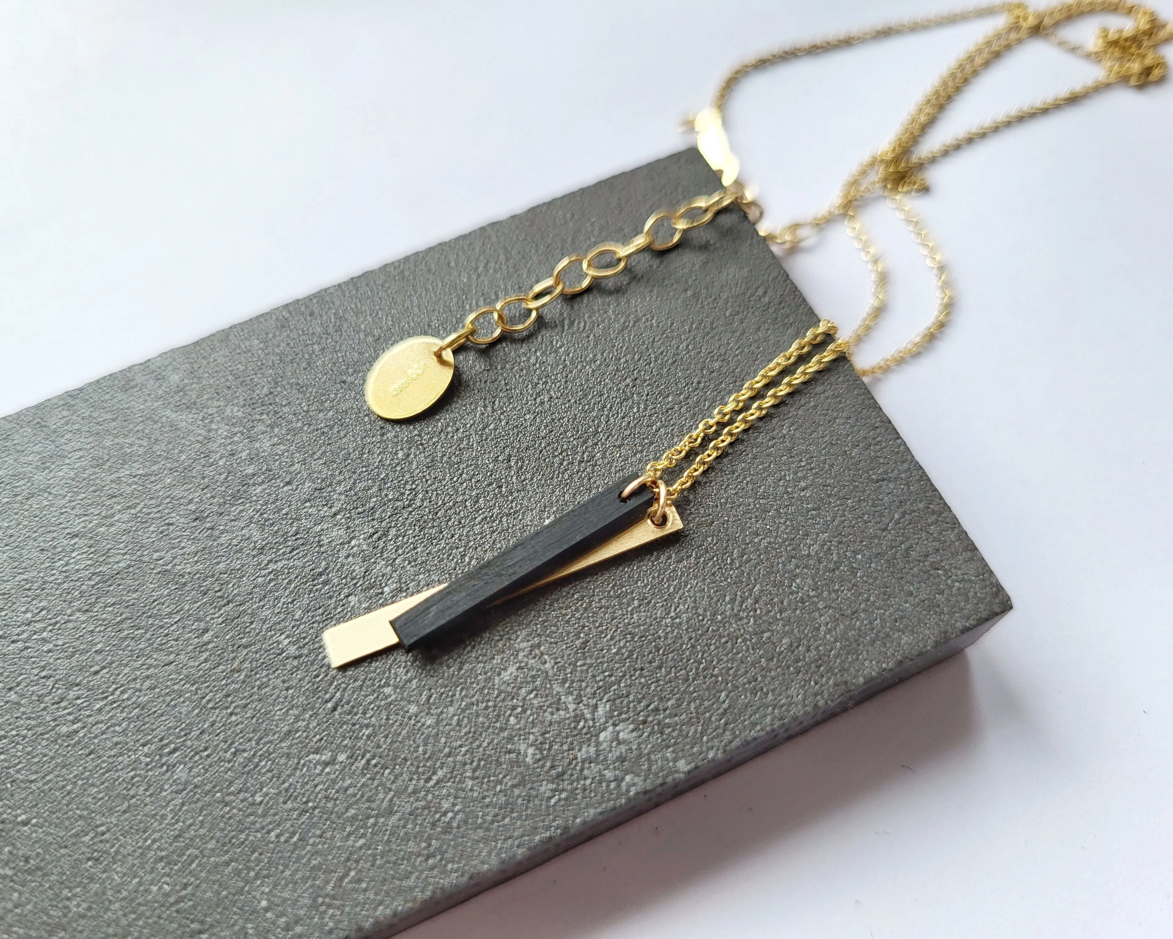 Collier gold filled 14K et bois d'ébène