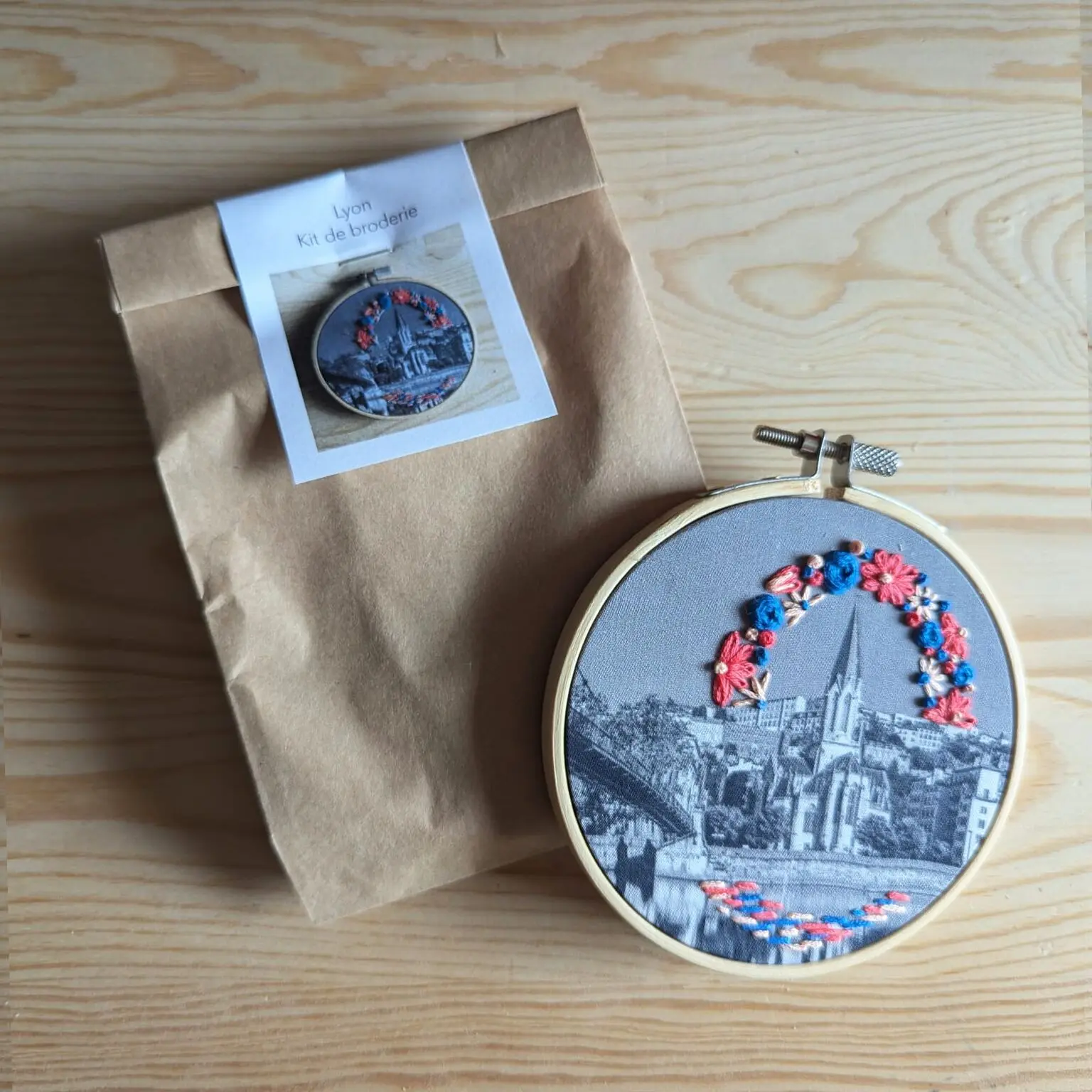Lyon - mini embroidery kit