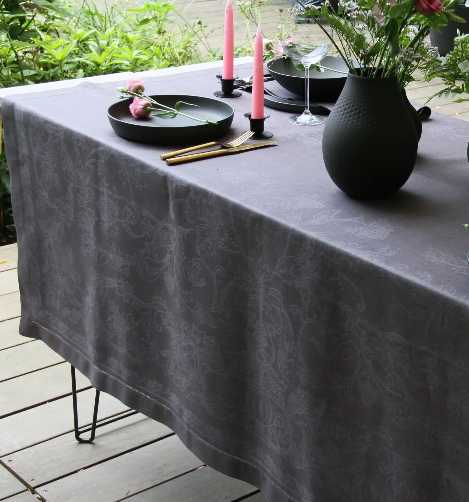 Chateau – black – 170 x 170cm