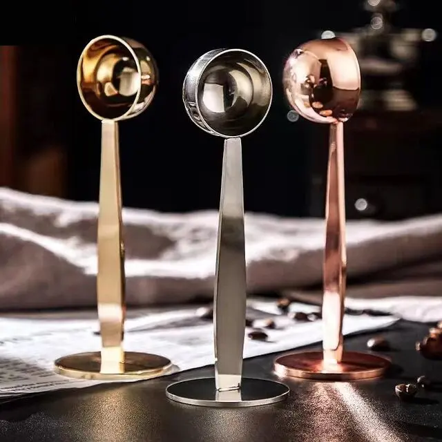 Presse à café avec cuillère de mesure - 3 coloris disponibles