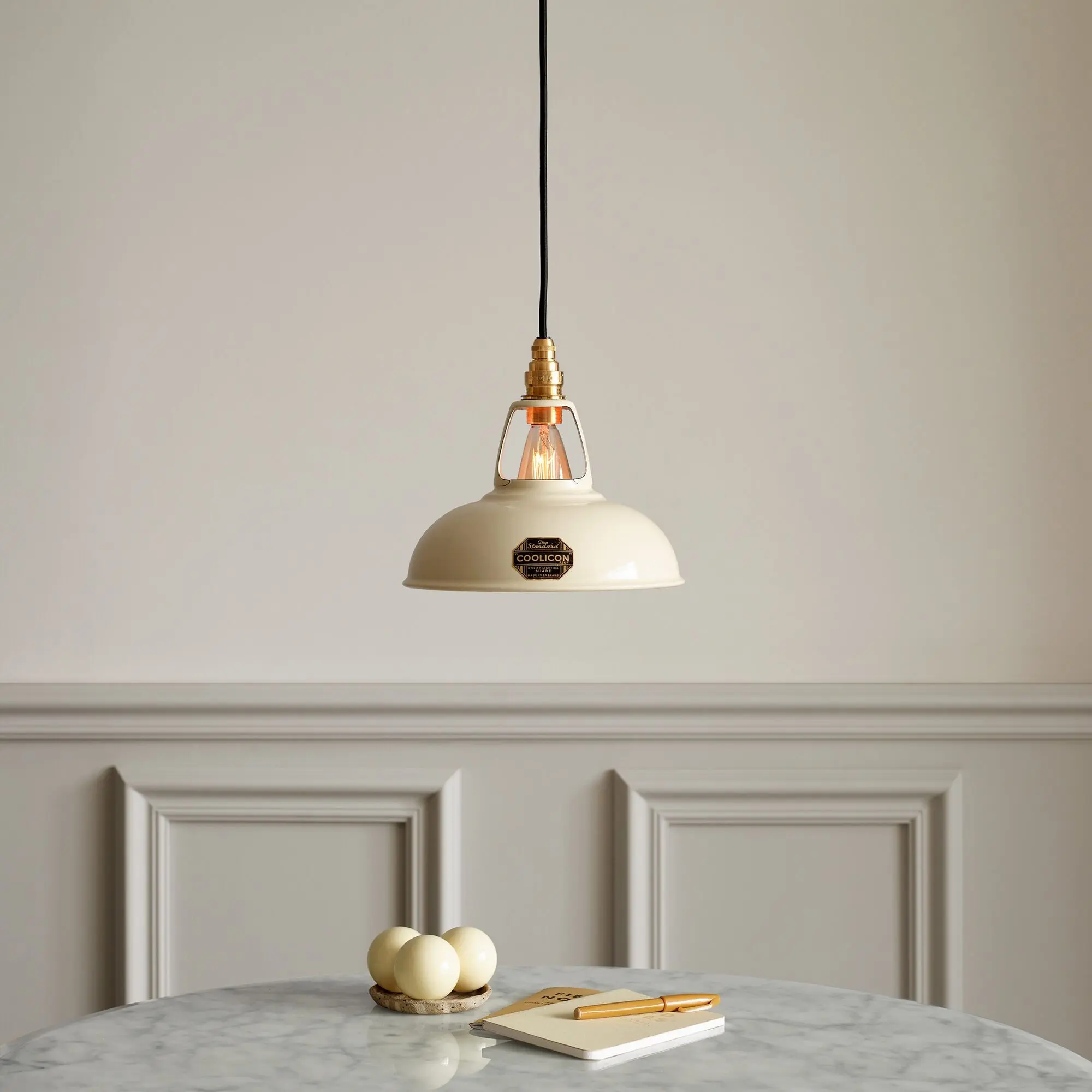 Klassischer cremefarbener Lampenschirm – Originaldesign von 1933™