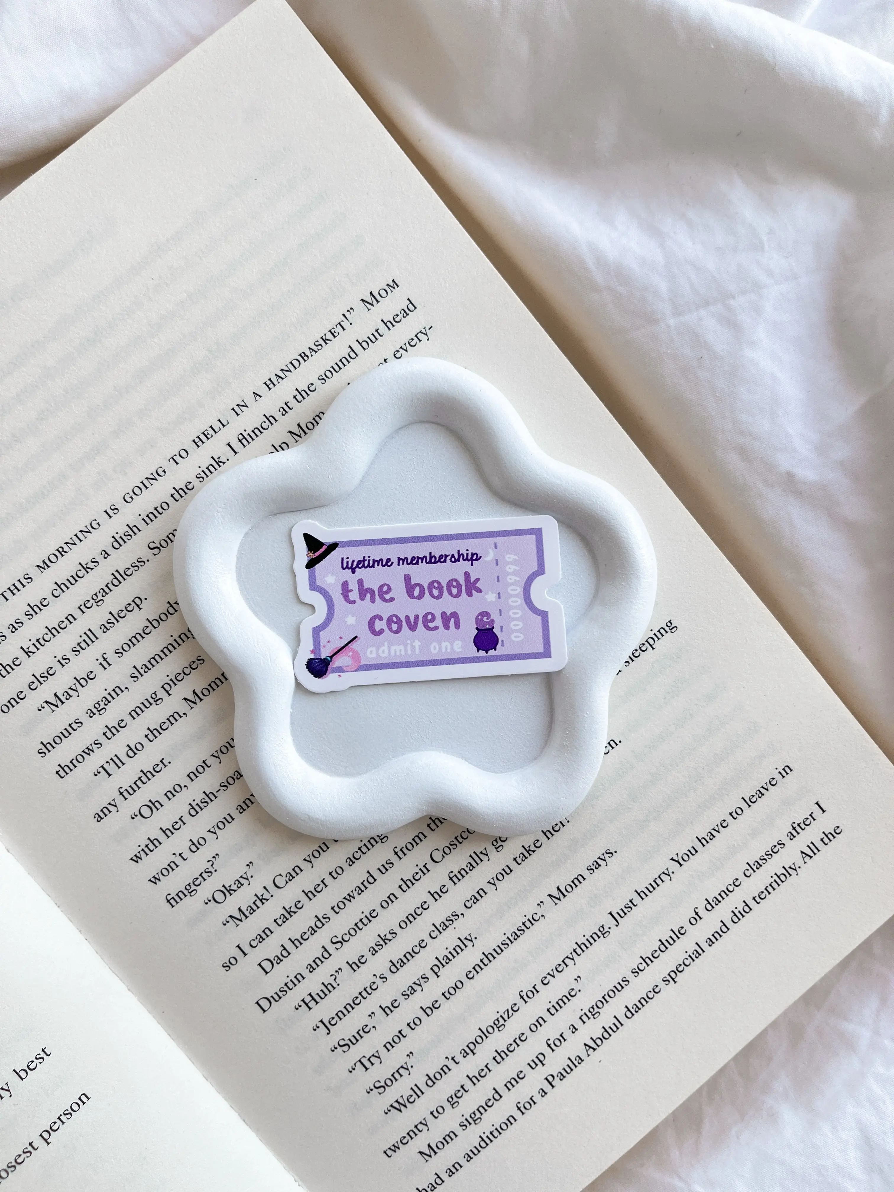 Der Book Coven Buchclub Sticker
