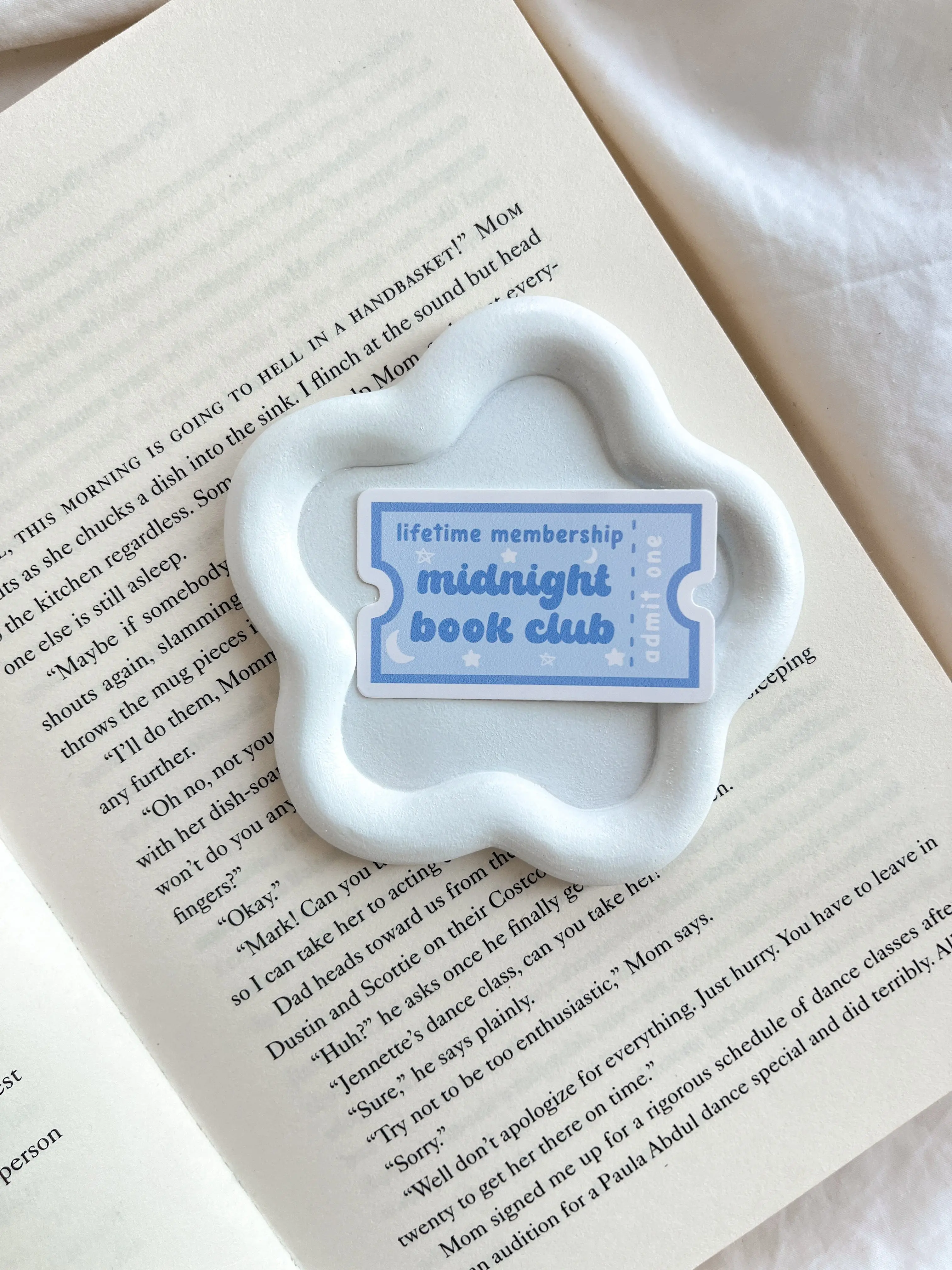 Der Mitternachtsbuchclub Sticker