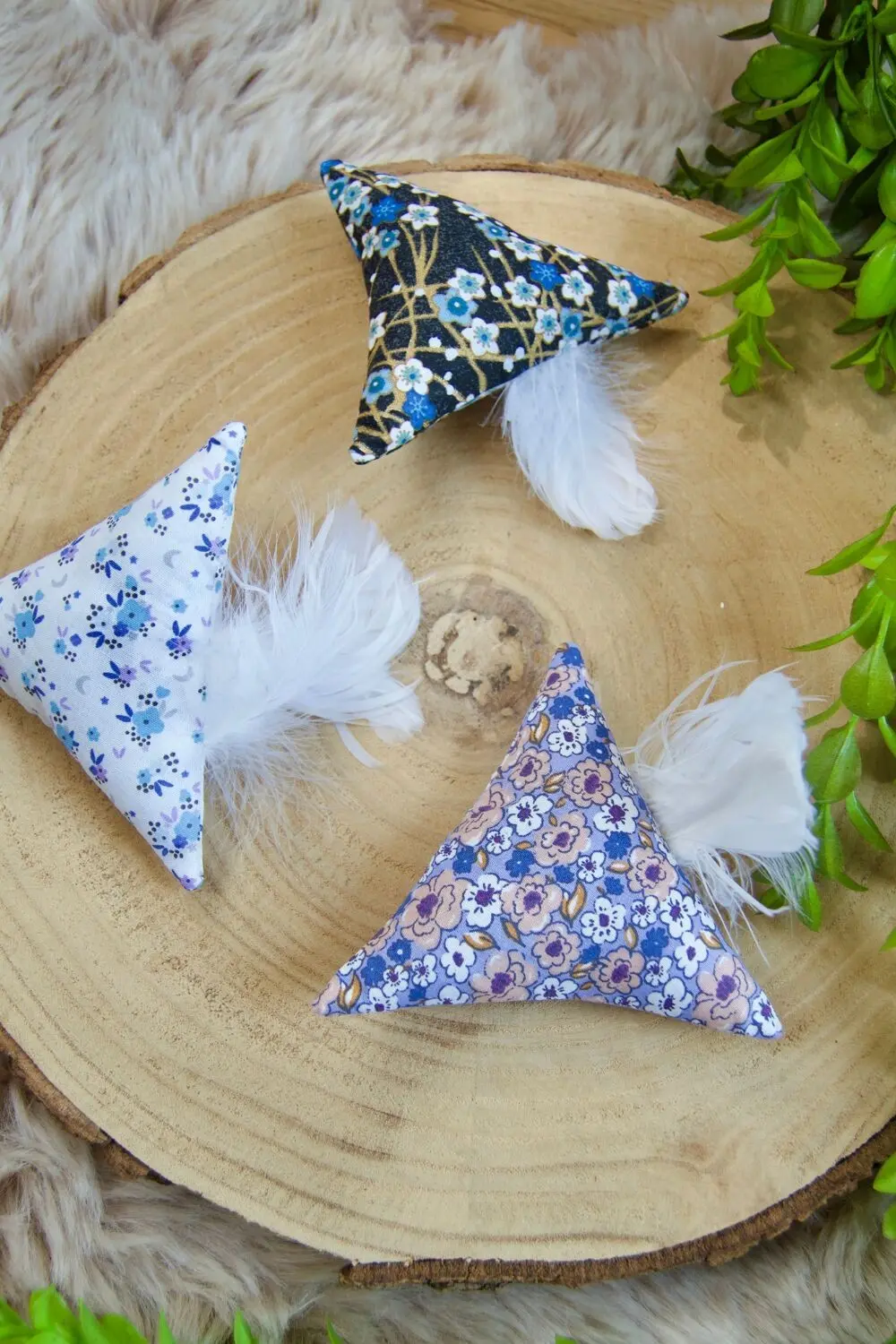 Tri-Feathers with Catnip or Valerian - toy