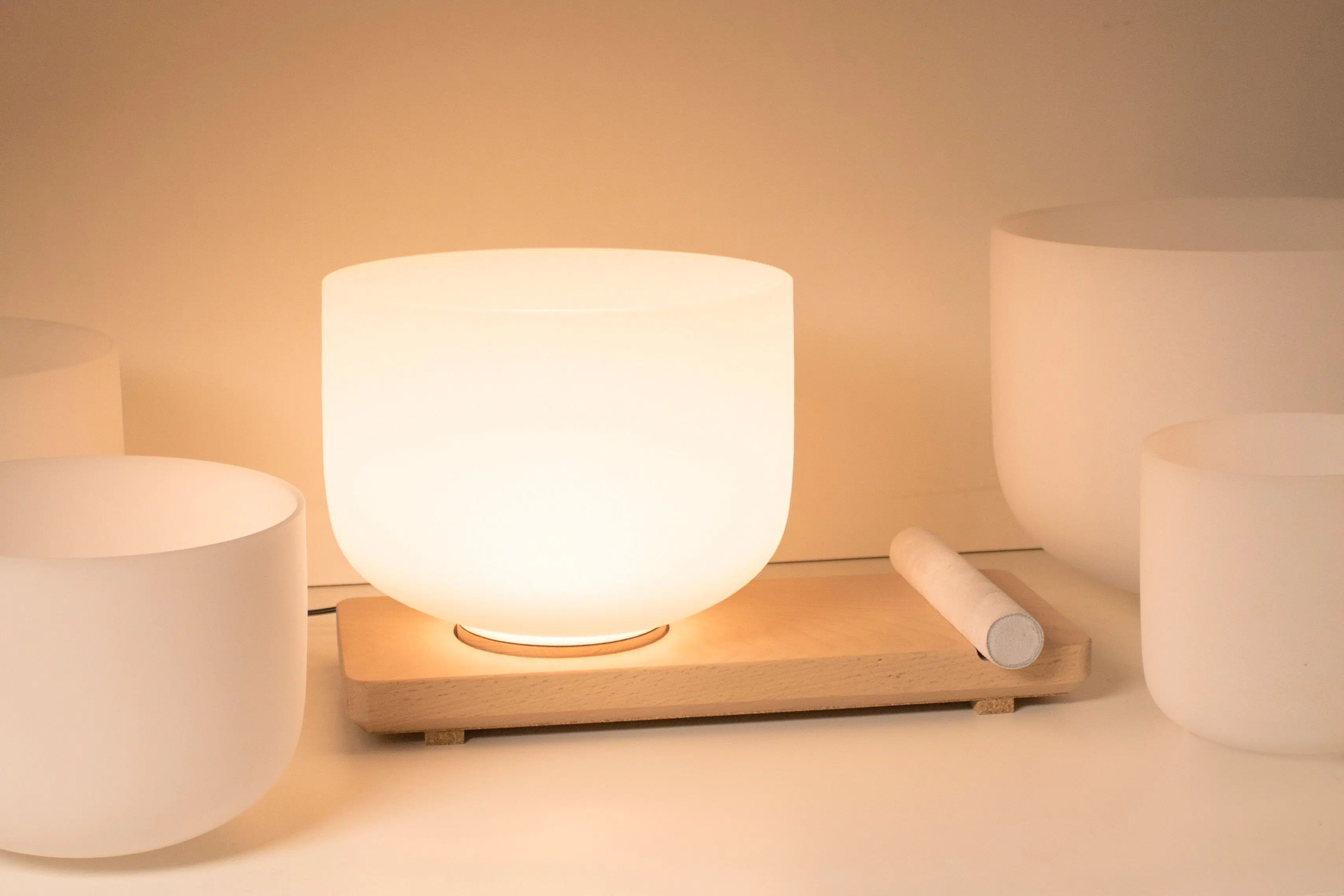 ZENLUMEN mit 8'' + 10'' Klangschale - Die Tischleuchte für Entspannung und Konzentration [ Weihnachtsgeschenk ]