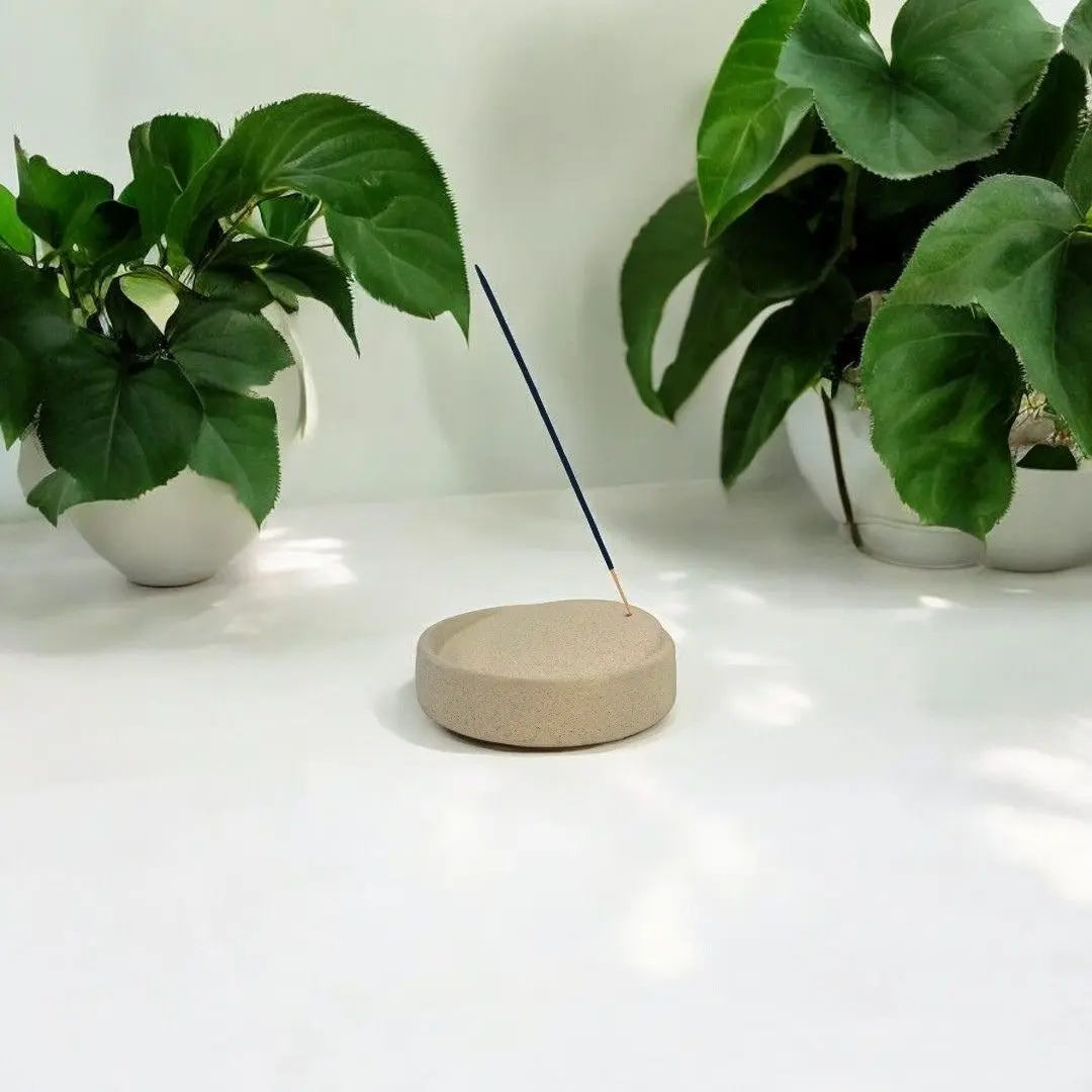 Incense holder - ceramic - round slanted - beige