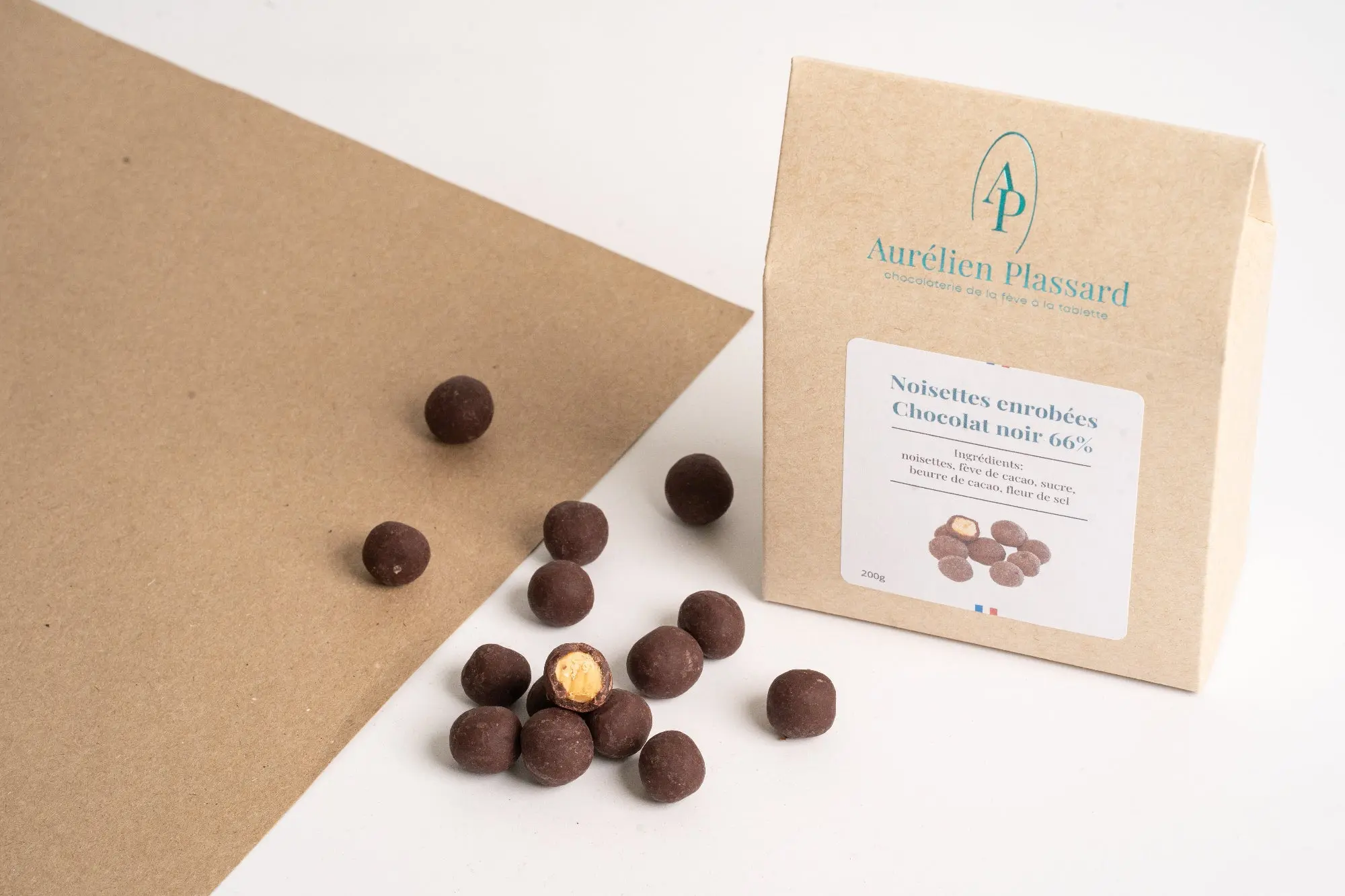 Noisettes enrobées chocolat noir 66% de cacao