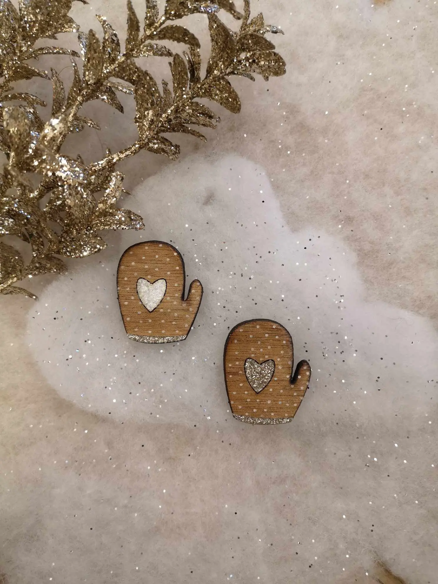 Mitten Brooch