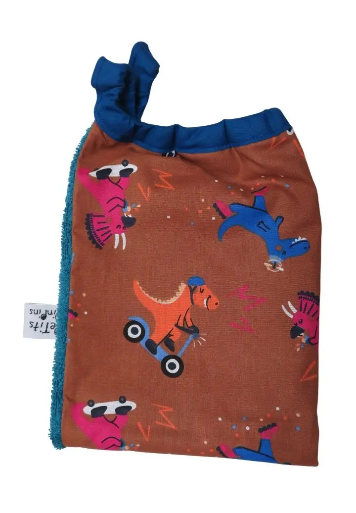 Skate dino elastic bib towel