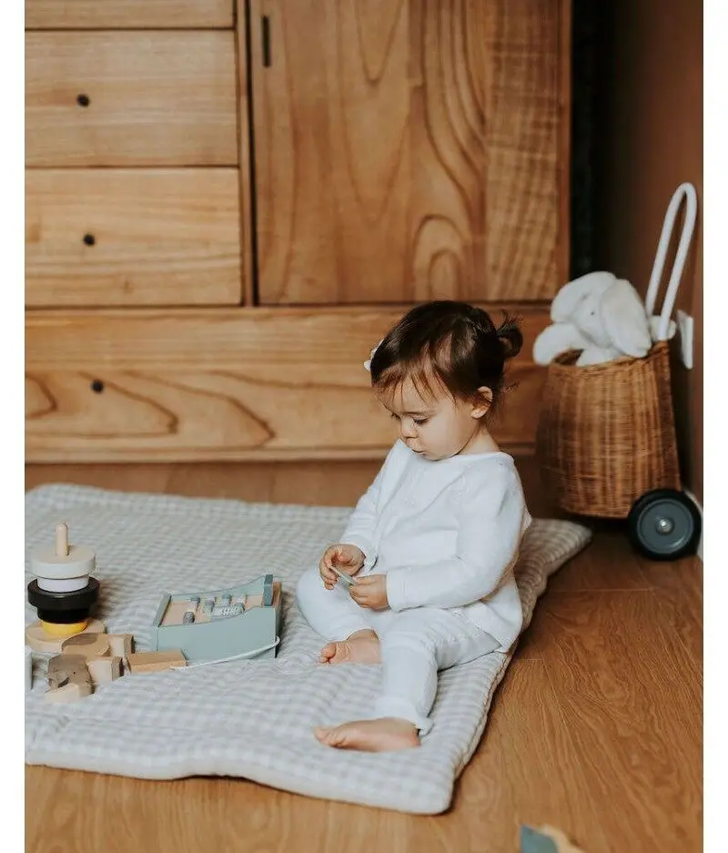 Vichy pebble play mat