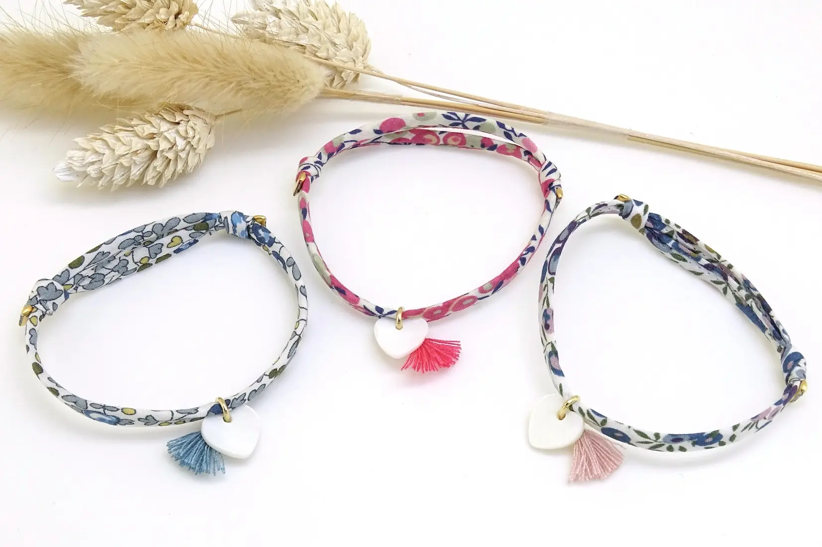 Mother-of-pearl heart bracelet