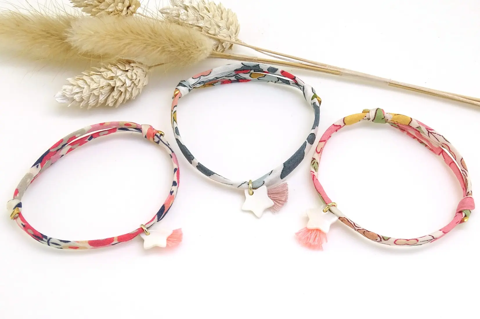 Mother-of-pearl star bracelet