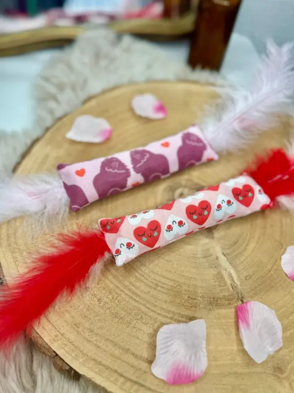 Cou-Stick St Valentin - catnip or valerian toy