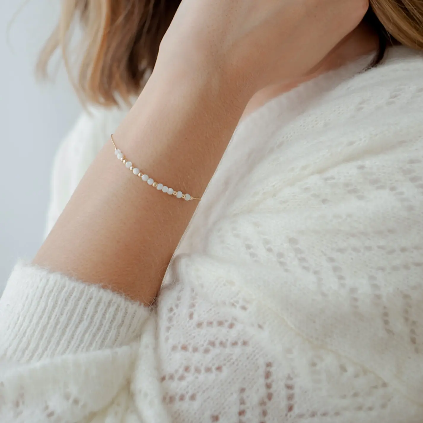 MOTHER-OF-PEARL BRACELET | LITHOTHERAPY JEWELERY