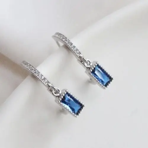 Square Sapphire-look Earring