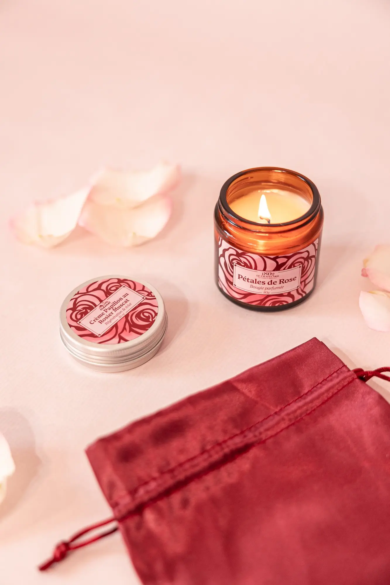 Geschenktüte - Bio-Hagebuttencreme mit Schmetterlingsduft (30 ml) und Rosenduftkerze (80 g) - Großmuttertag