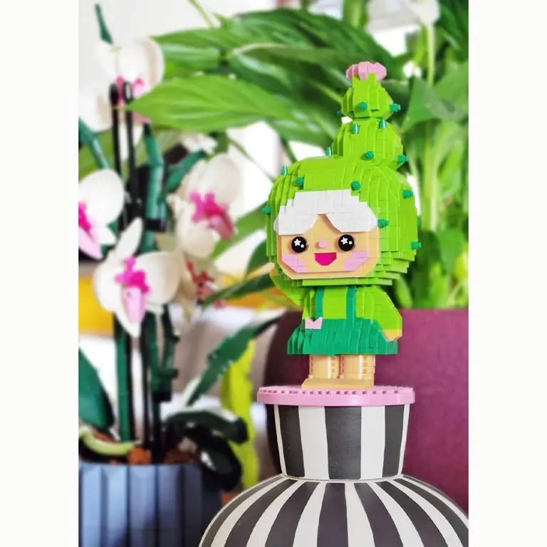 MINI BRICK MOMIJI YOU GROW GIRL (897 PCS)