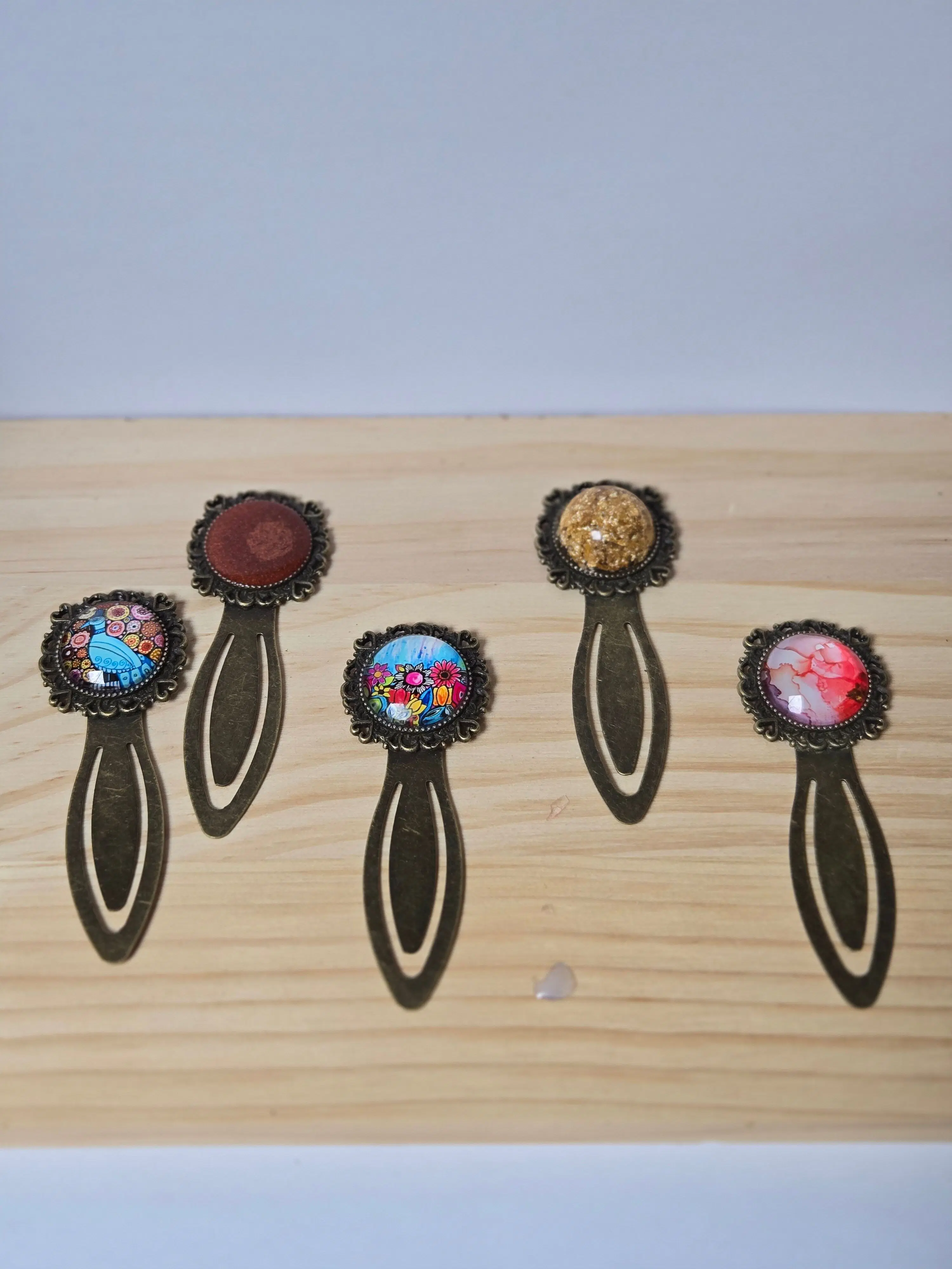 BOOKMARK