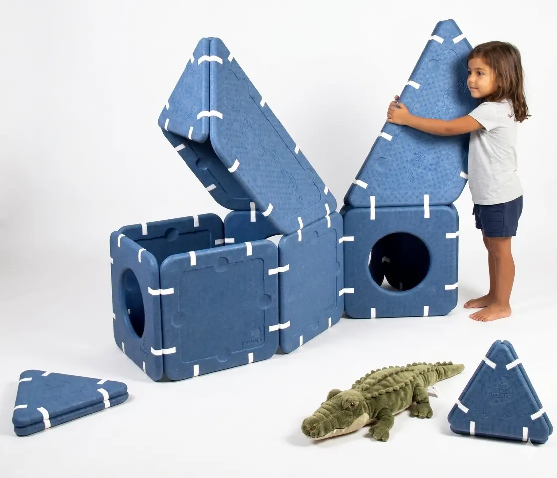Giant Magnetic Building Set 20p Blue