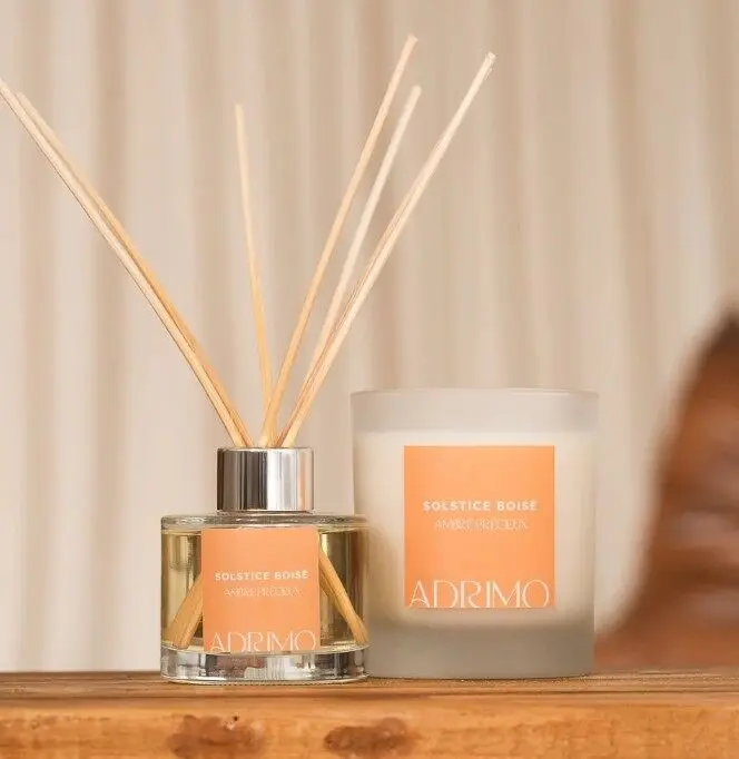 Adrimo Paris Gift Set – Diffuser and 30 cl Natural Candle – Citrus and Sandalwood – Solstice Boisé