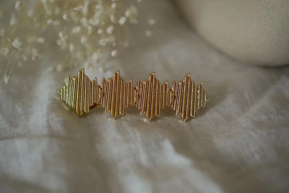 Haarspange Giselle mit strukturierten Golddiamanten