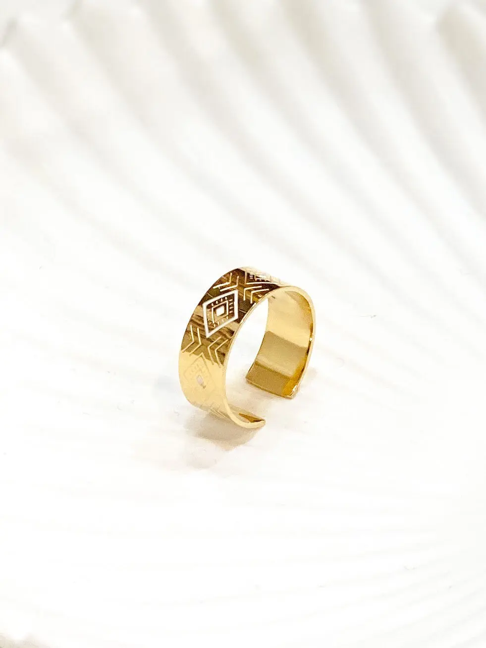 AUDEN ring