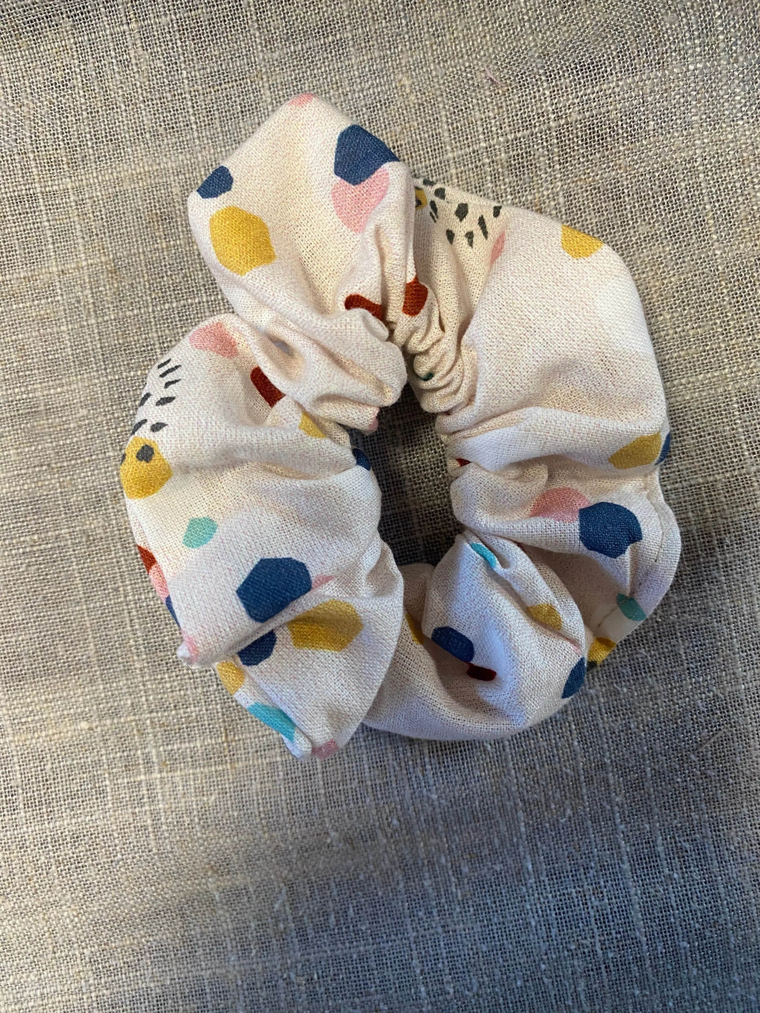 Polka dot scrunchie