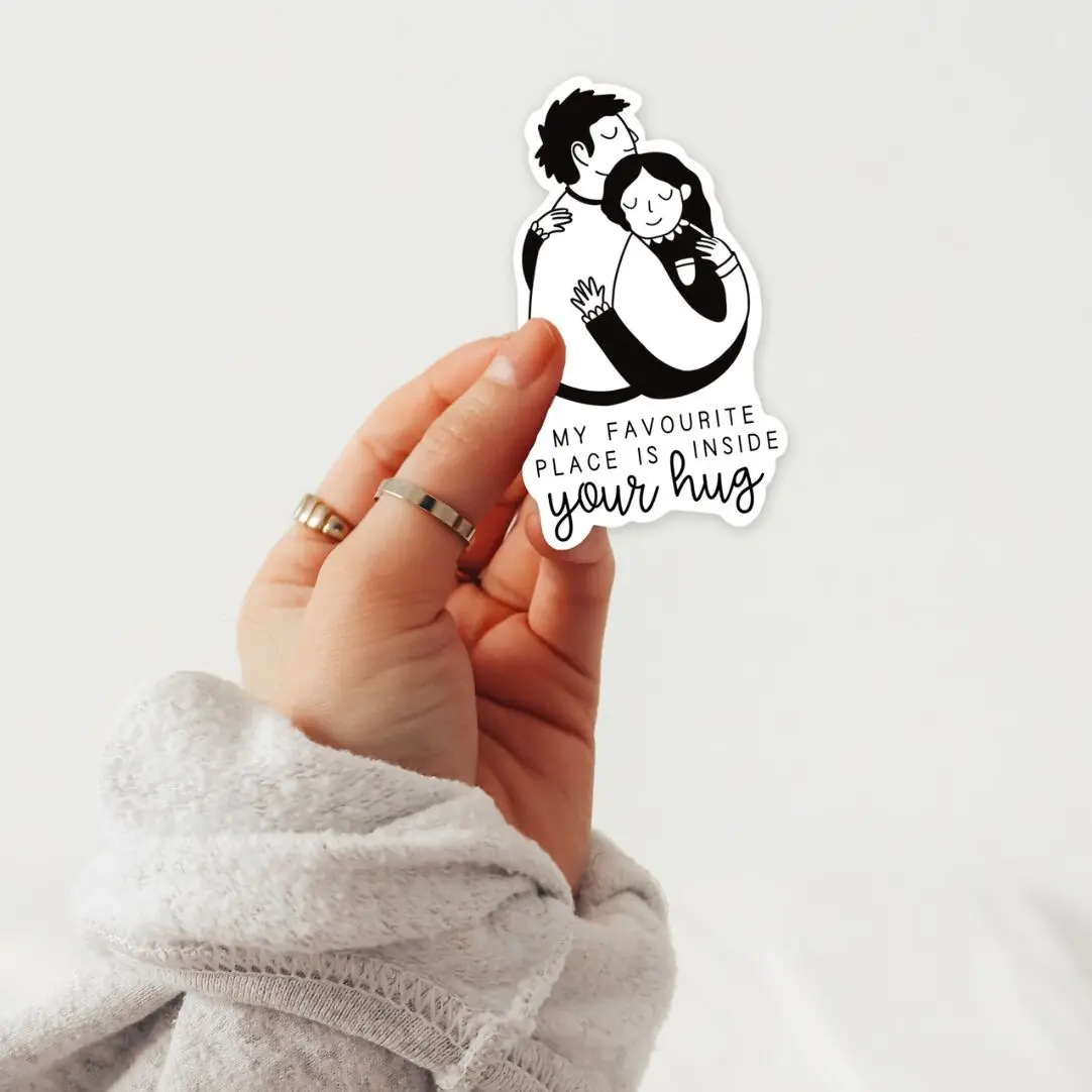 Autocollant en vinyle Couple Hug - Autocollant Love KissCut - Endroit préféré à l'intérieur de votre câlin