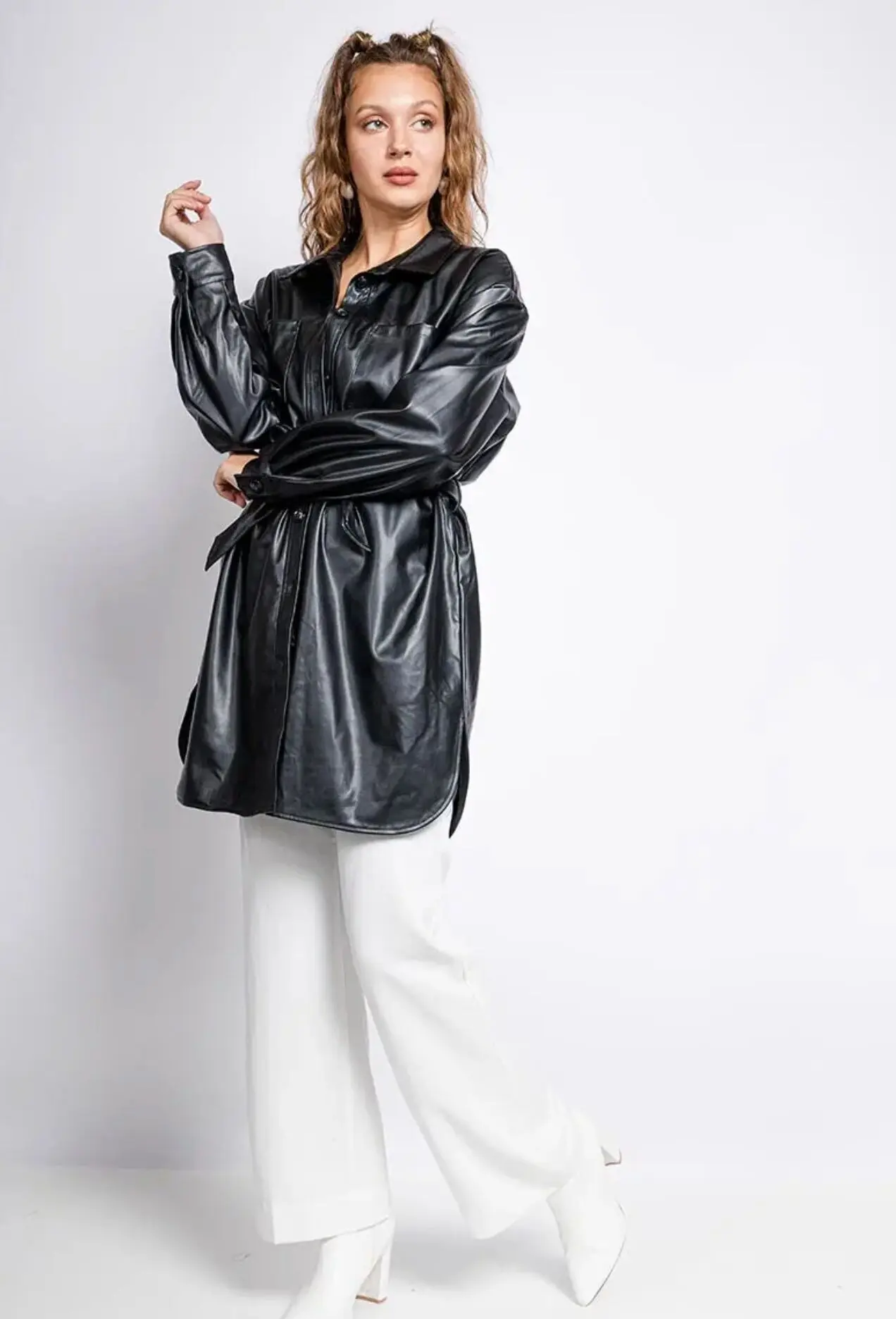 21017- Short faux leather dress