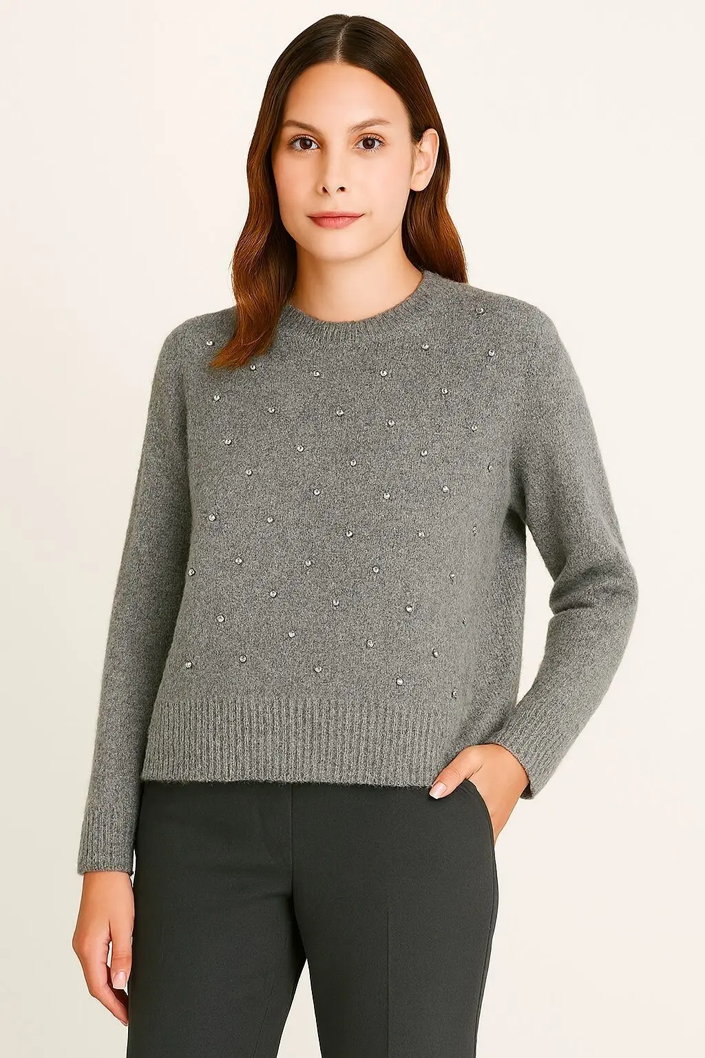 Pull femme orné de strass façon diamant AP122