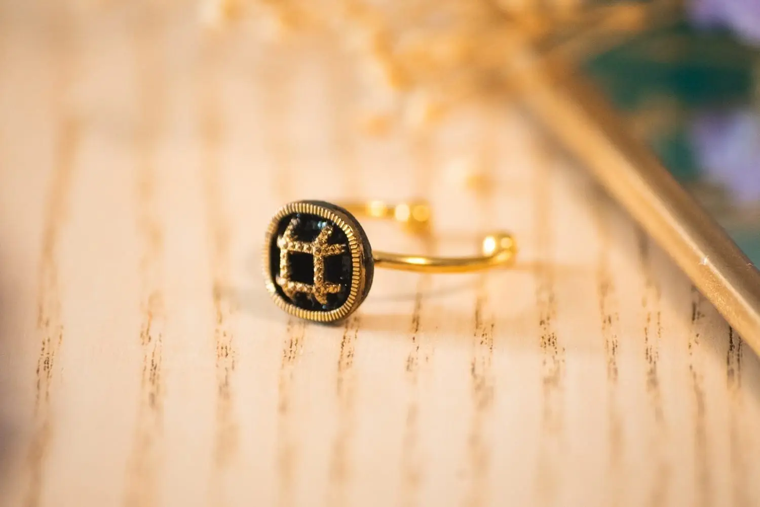 Paulette fine gold ring