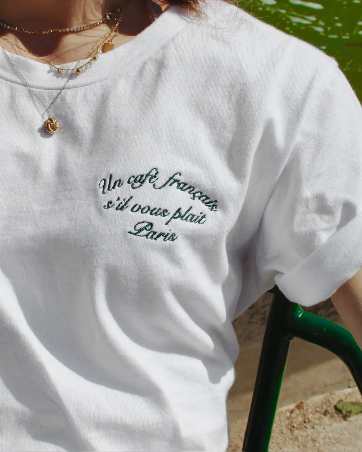 T-shirt en coton brodé Un café français