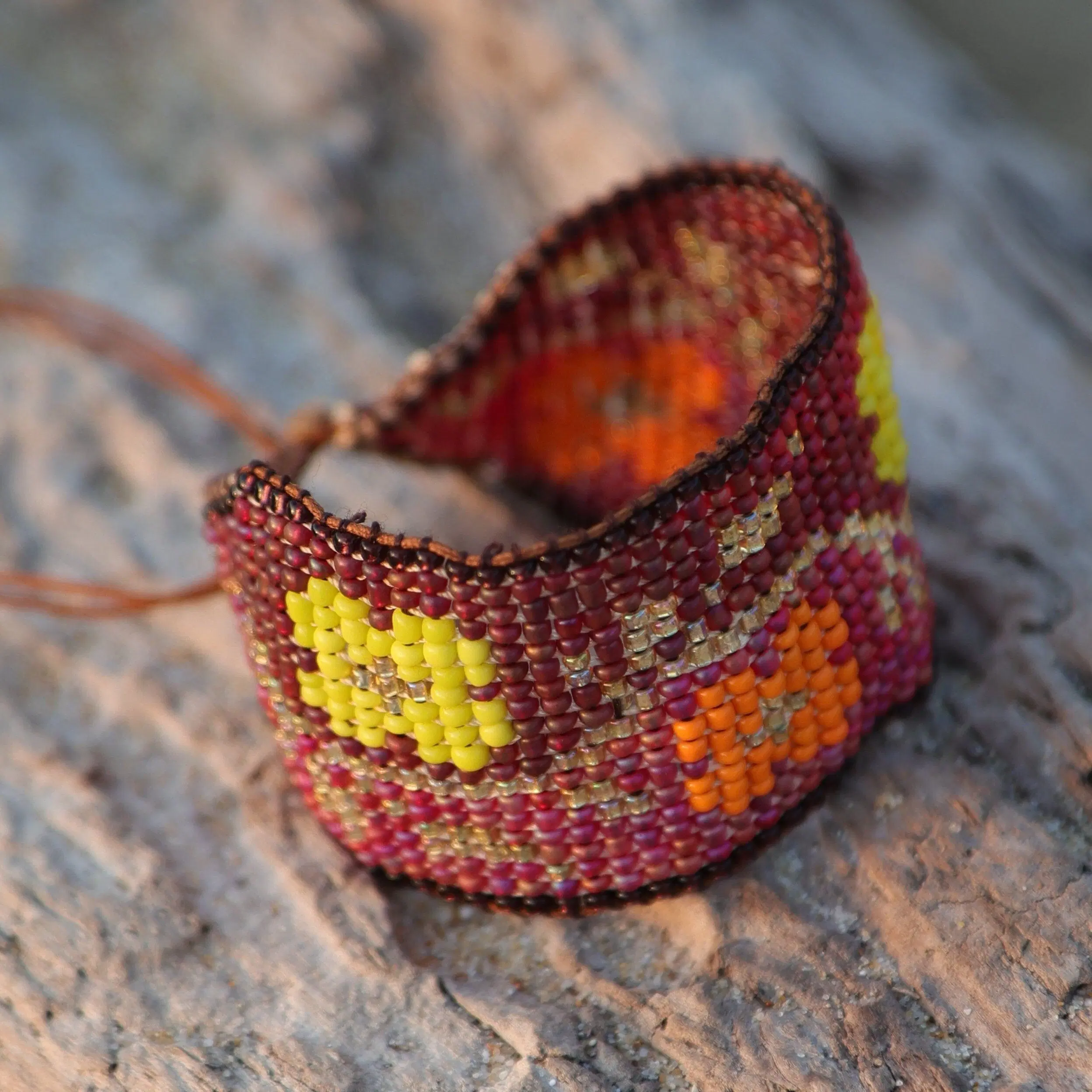 LILAC PEARL CUFF