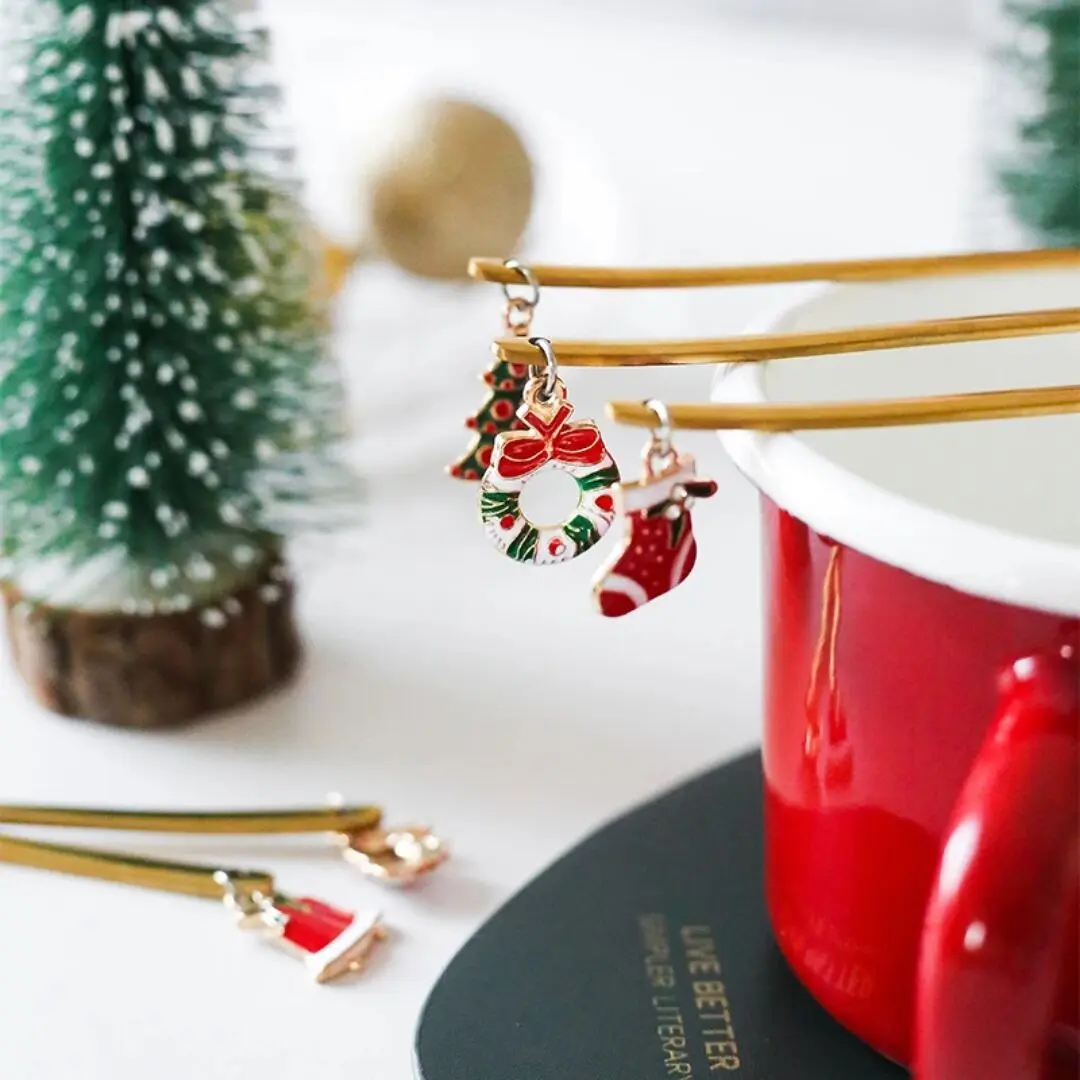 Cuillère avec décoration de Noël - Argenté ou Doré - 6 modèles
