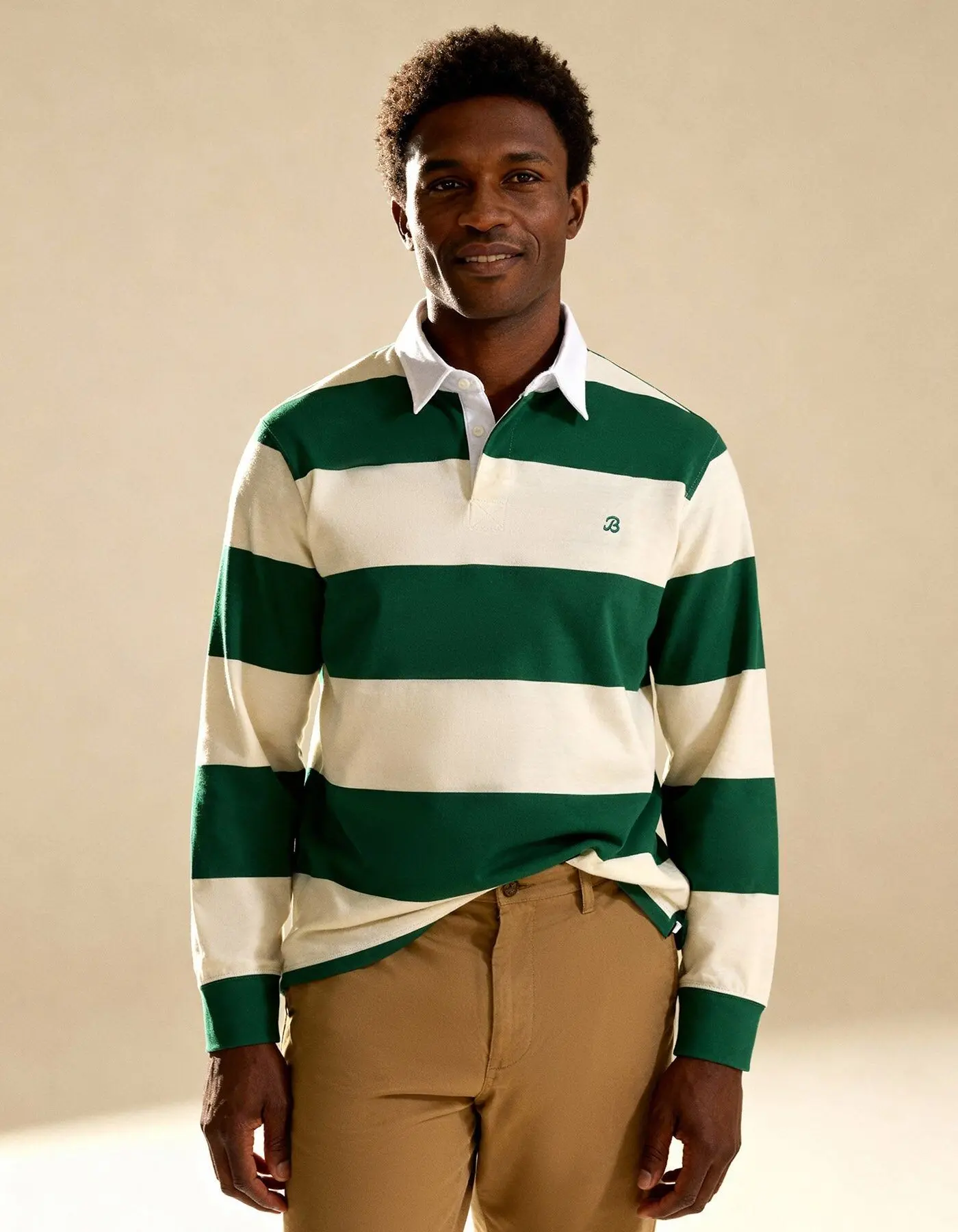Camiseta de rugby a rayas en blanco roto y verde