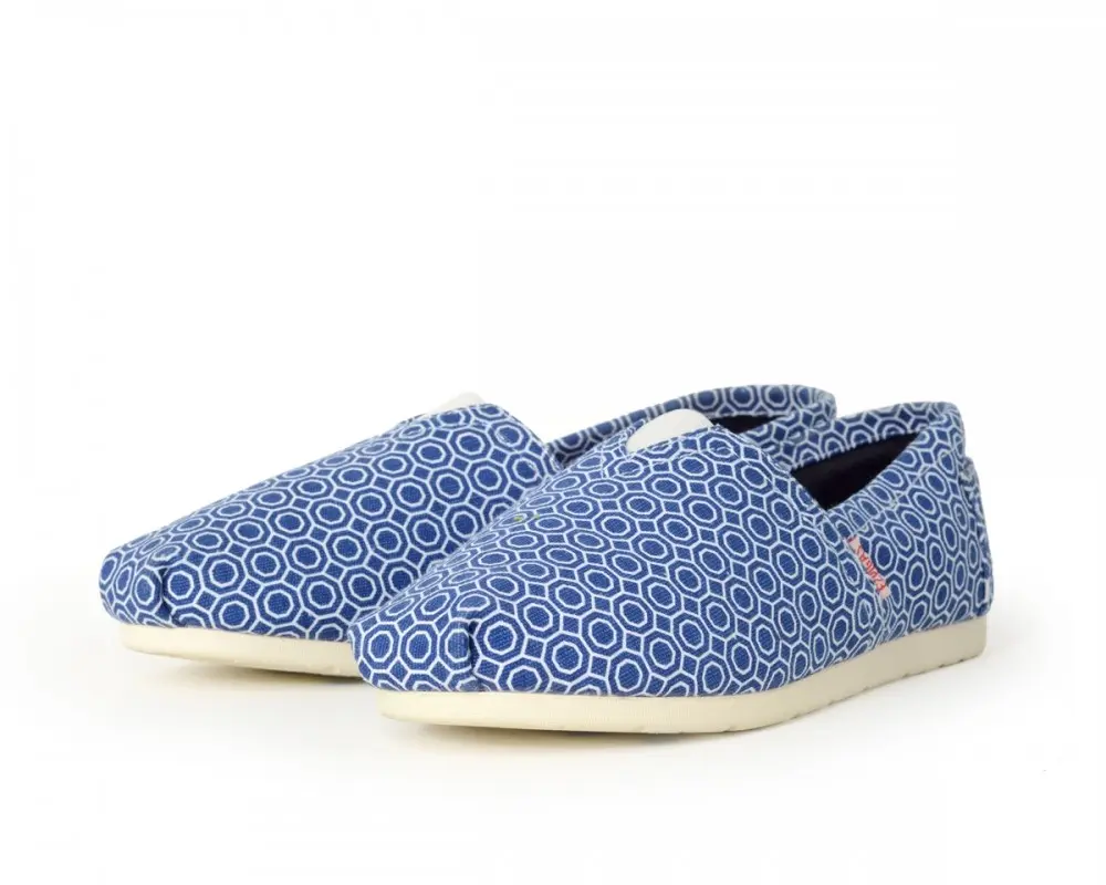 Blue printed espadrille with moucharabier pattern