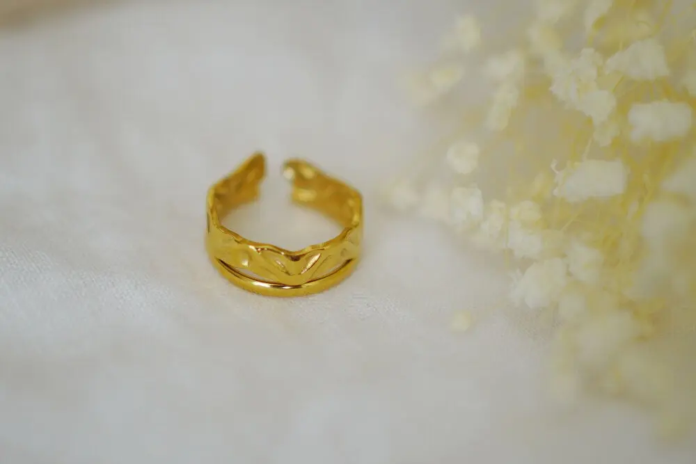 Salomé Gold gehämmerter Ring