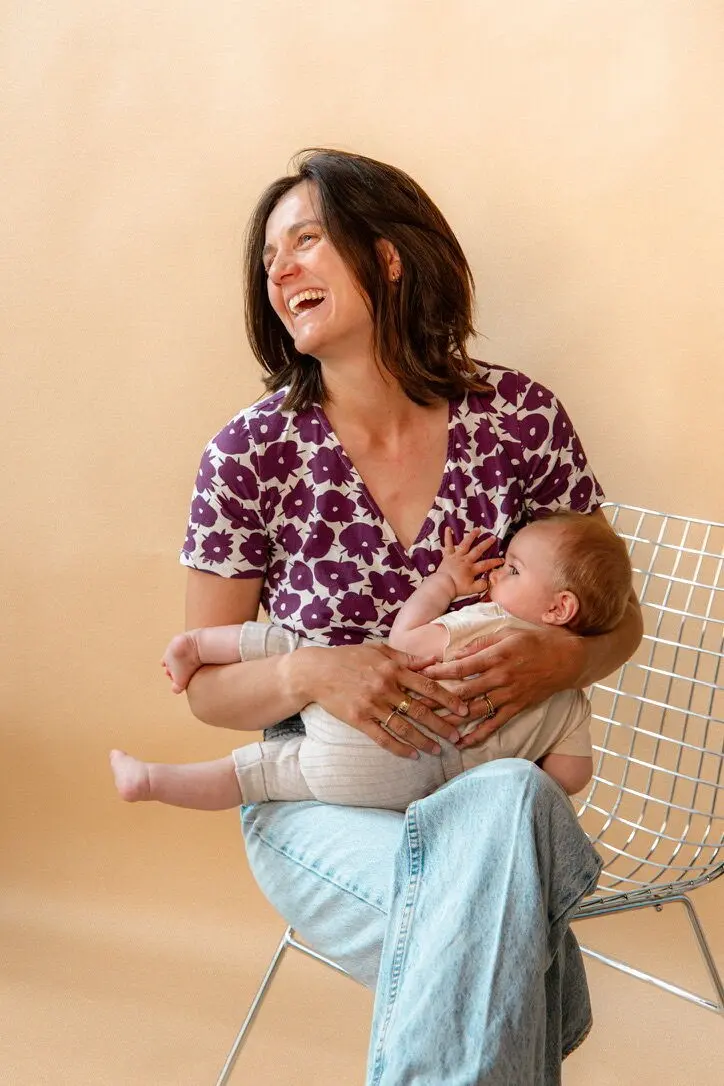 Violette – The short-sleeved maternity and nursing bodysuit