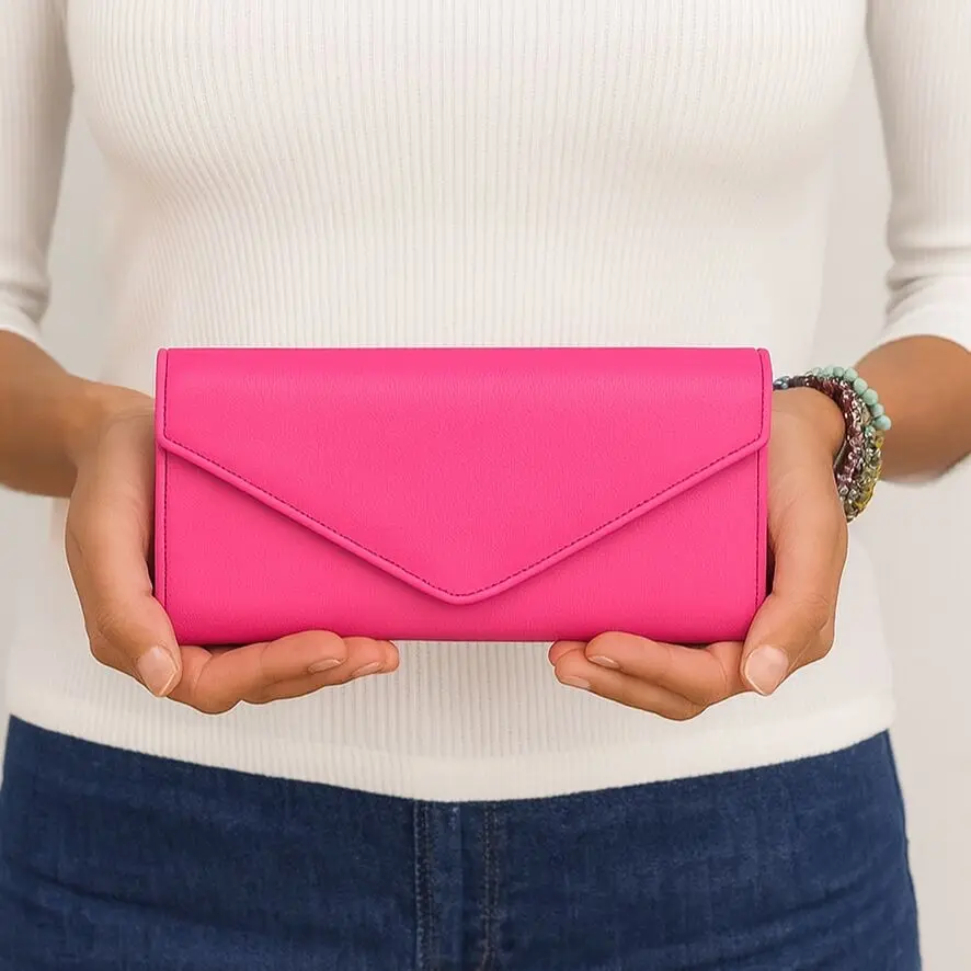 Portefeuille en cuir grainé pour femme - pièce unique en cuir
