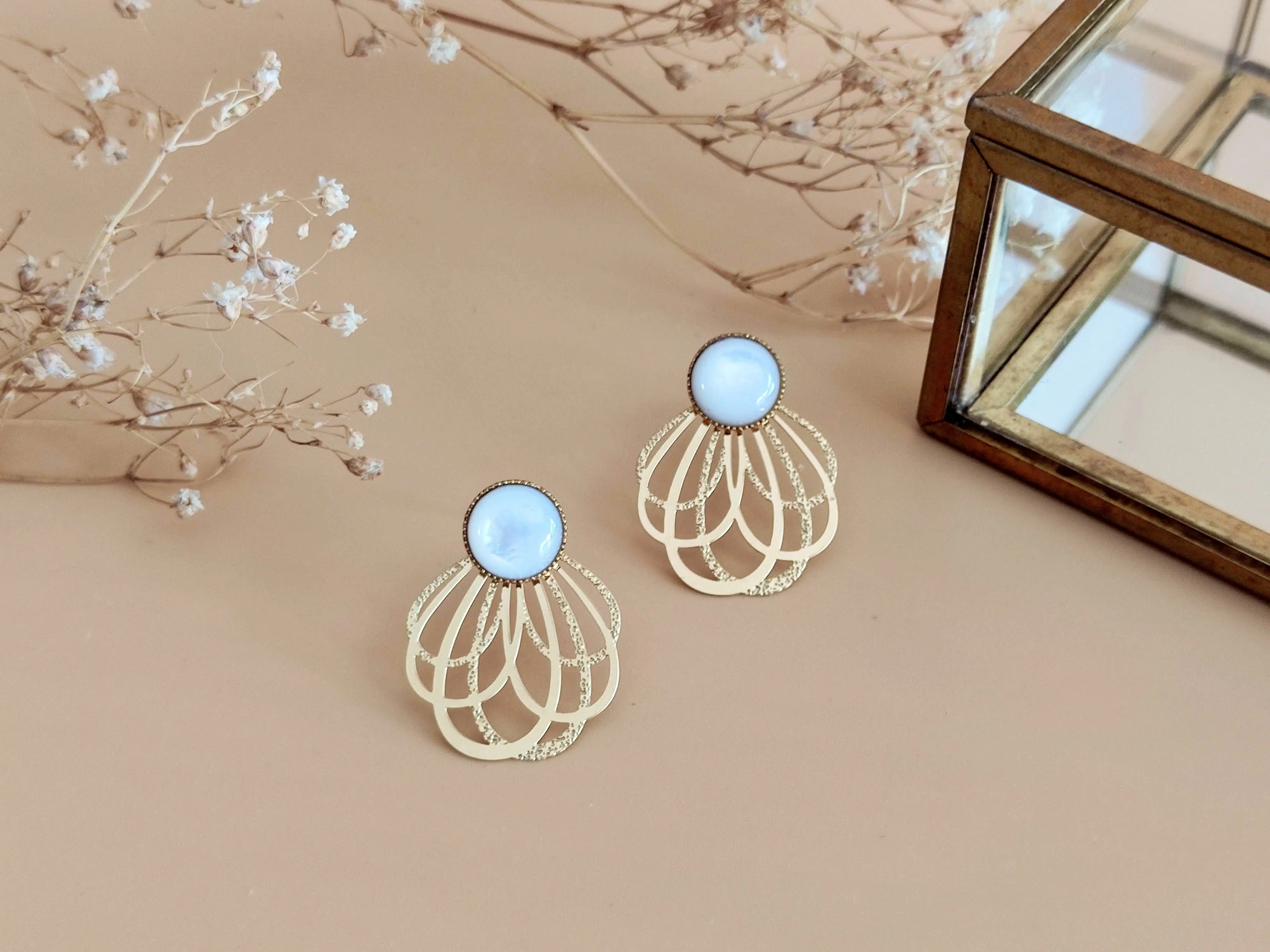 3-in-1 Earrings The Joyful White Mother-of-Pearl