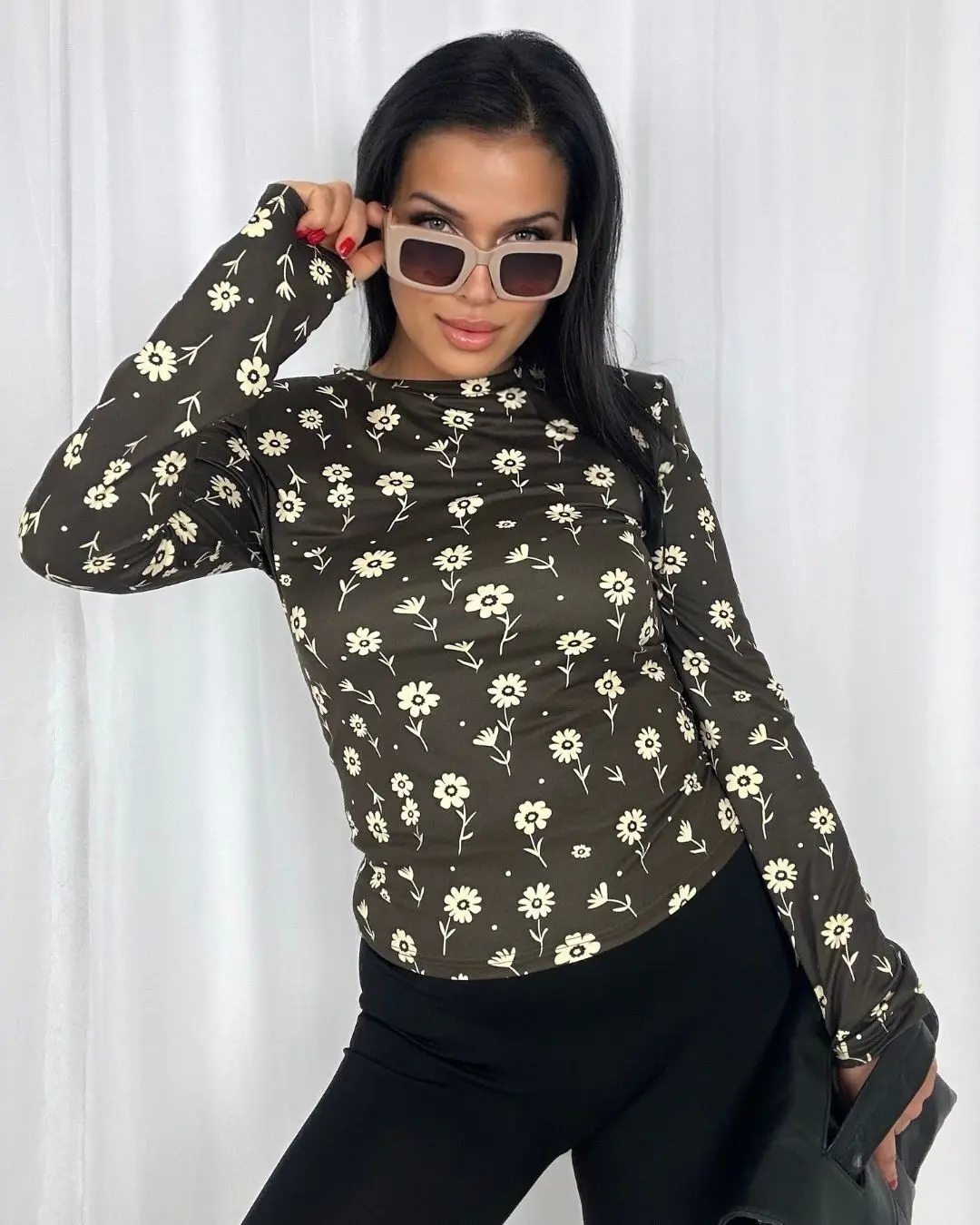 Daisy Print Basic Blouse -LOUI.