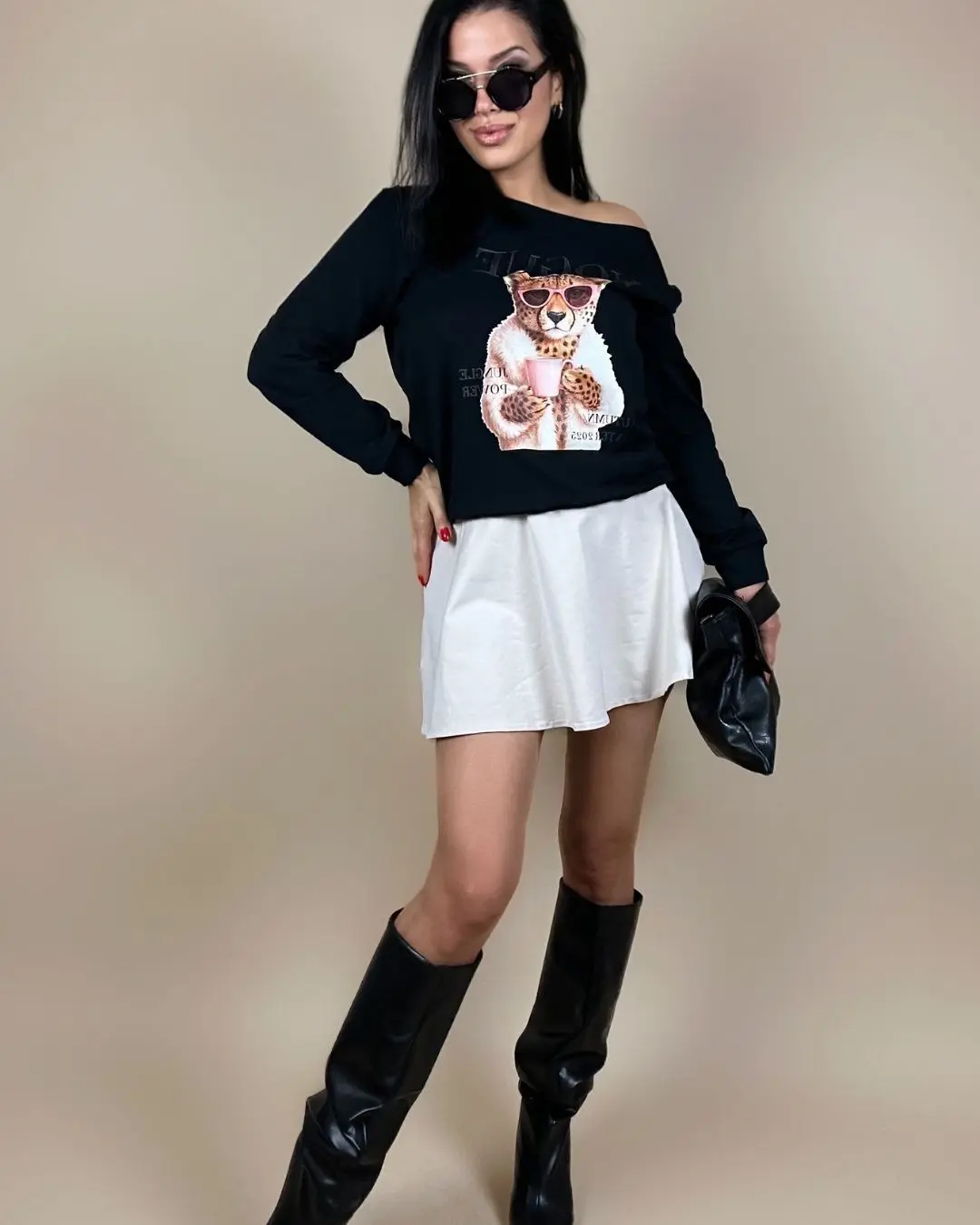 Women,s Oversized Sweatshirt- Black -Leopard Graphic -LOUI.